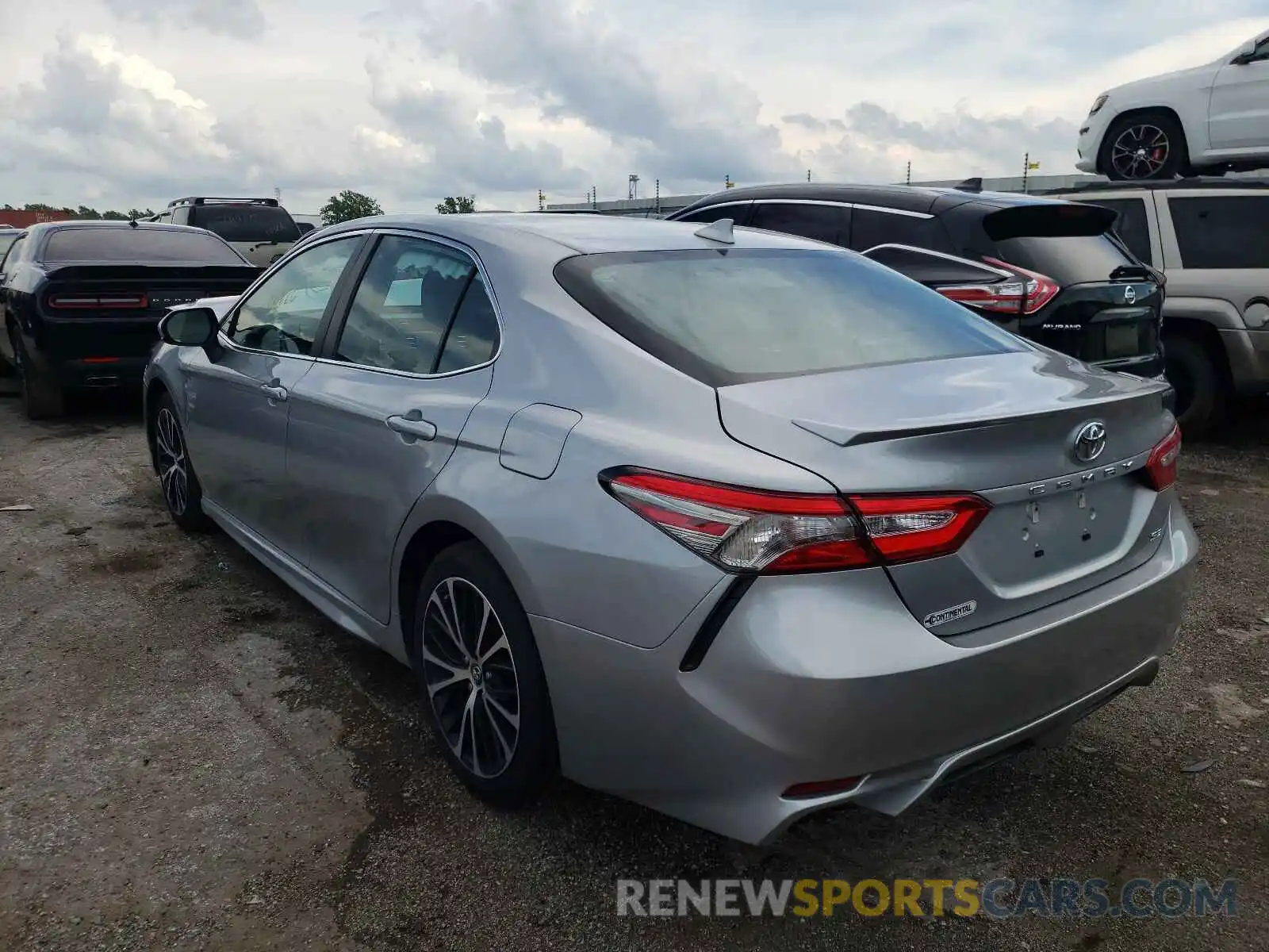 3 Photograph of a damaged car 4T1B11HKXKU757643 TOYOTA CAMRY 2019