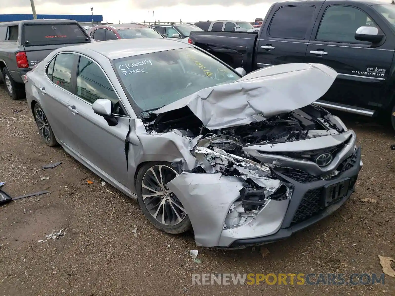 1 Photograph of a damaged car 4T1B11HKXKU757657 TOYOTA CAMRY 2019