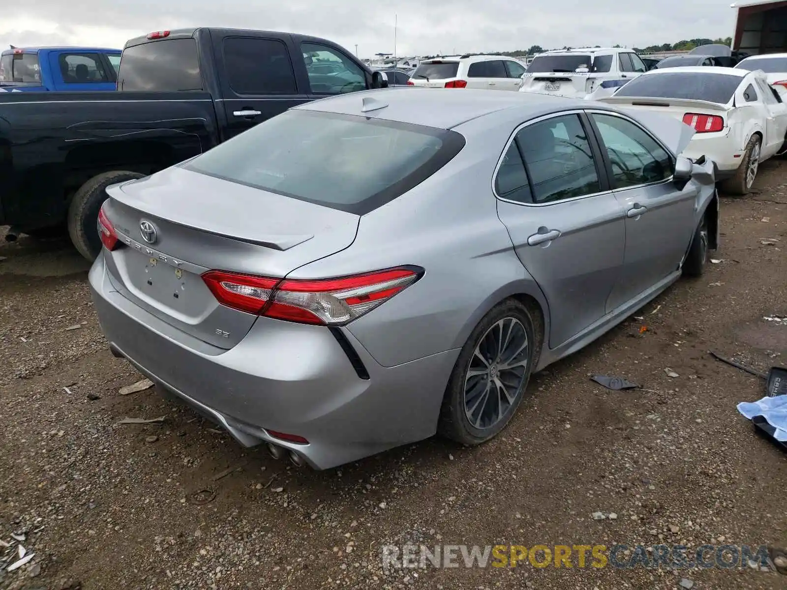 4 Photograph of a damaged car 4T1B11HKXKU757657 TOYOTA CAMRY 2019