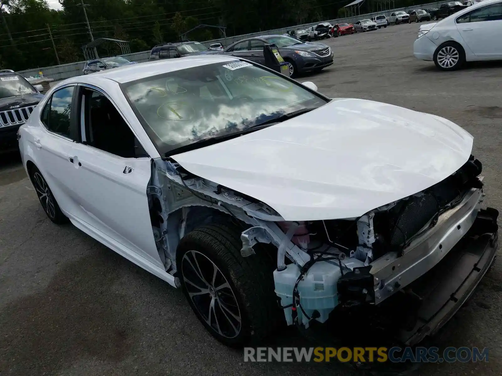 1 Photograph of a damaged car 4T1B11HKXKU757738 TOYOTA CAMRY 2019