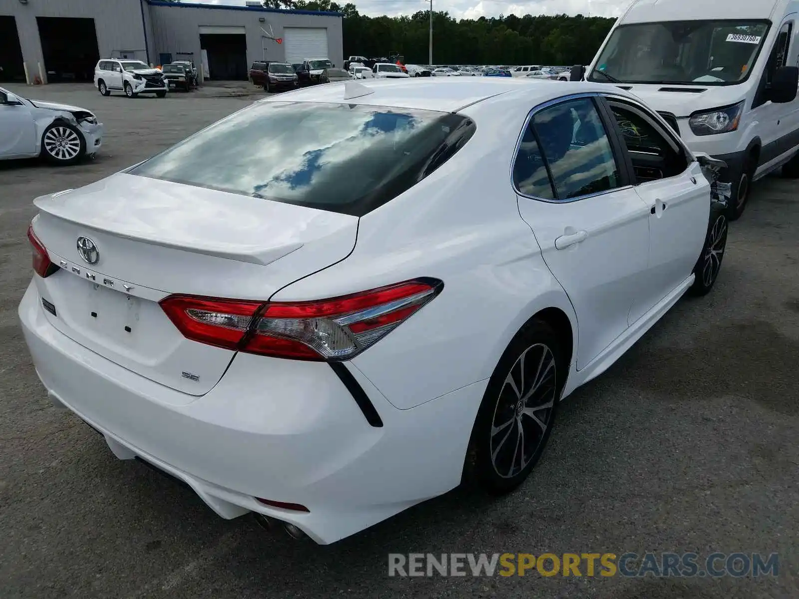 4 Photograph of a damaged car 4T1B11HKXKU757738 TOYOTA CAMRY 2019