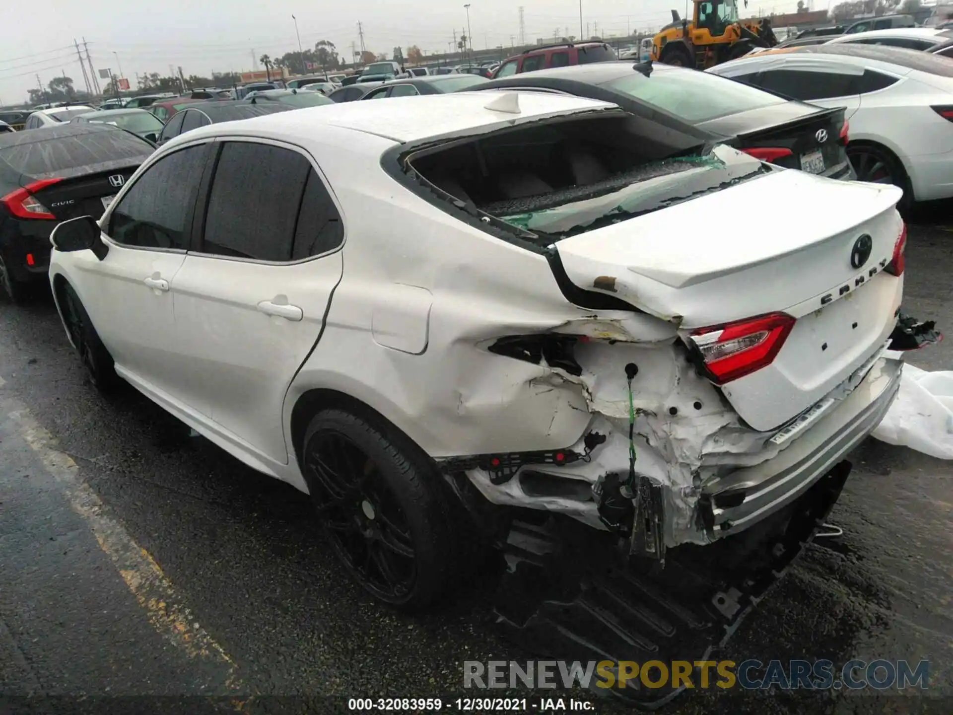 3 Photograph of a damaged car 4T1B11HKXKU758565 TOYOTA CAMRY 2019