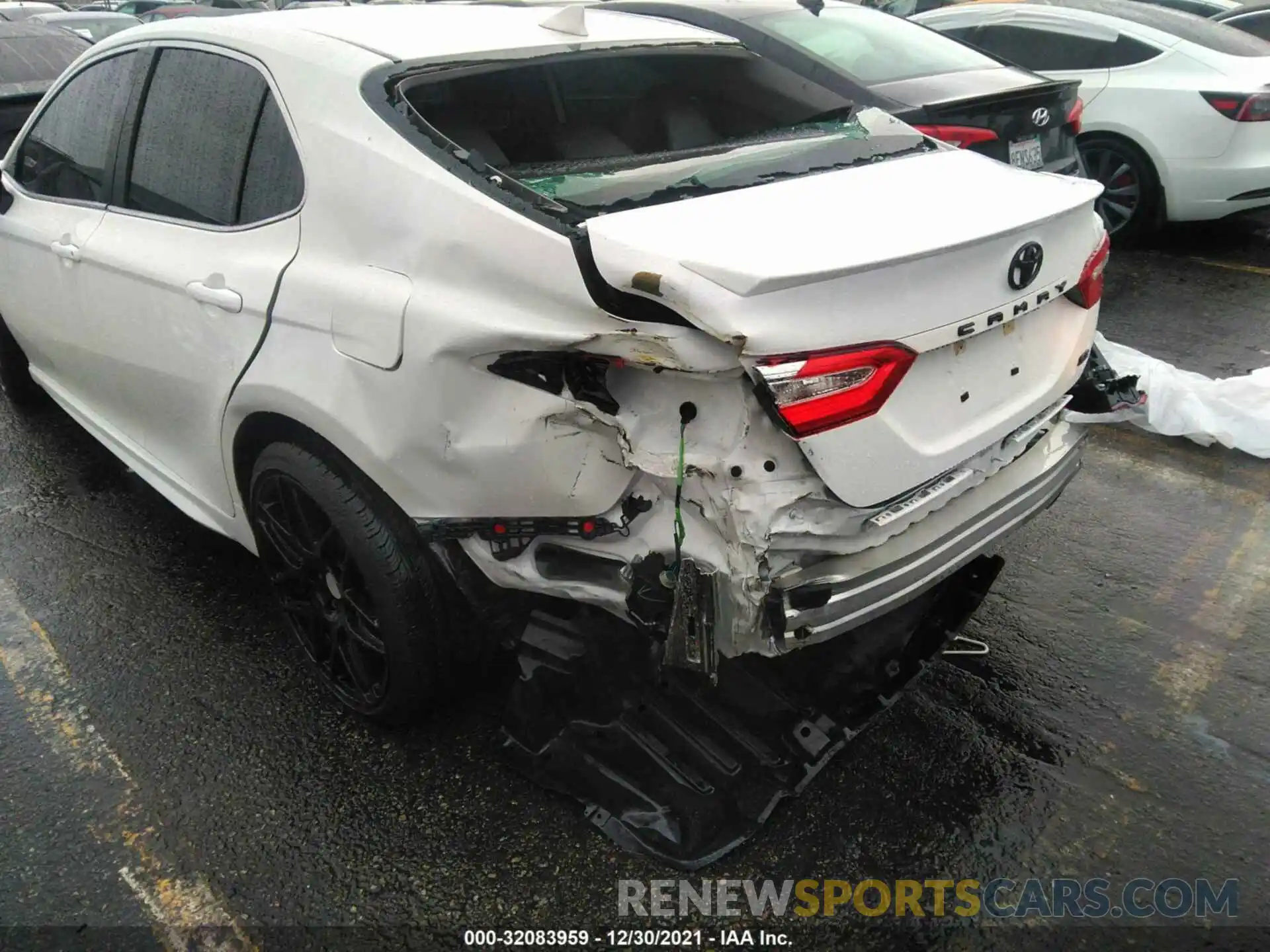 6 Photograph of a damaged car 4T1B11HKXKU758565 TOYOTA CAMRY 2019