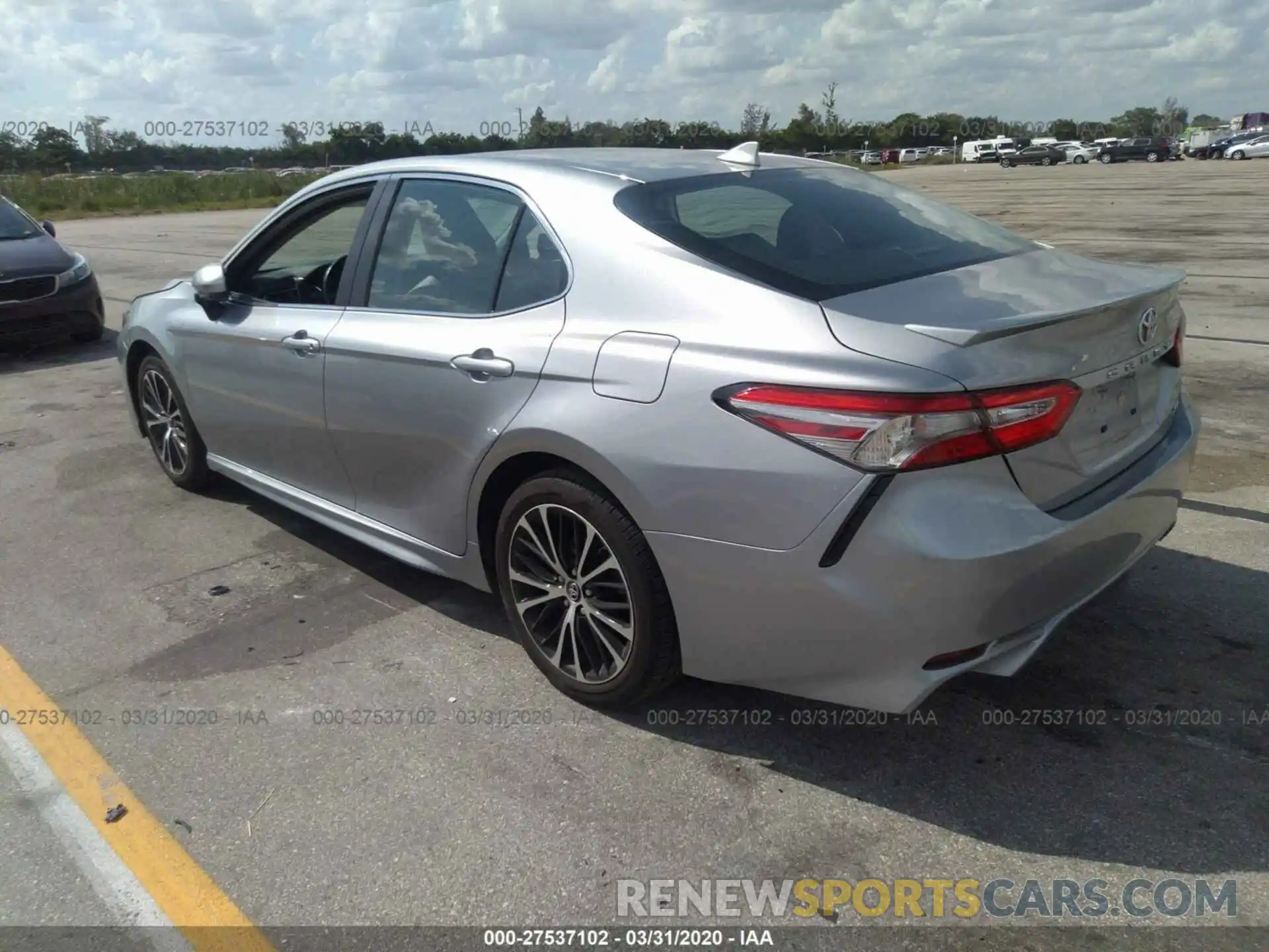 3 Photograph of a damaged car 4T1B11HKXKU758680 TOYOTA CAMRY 2019