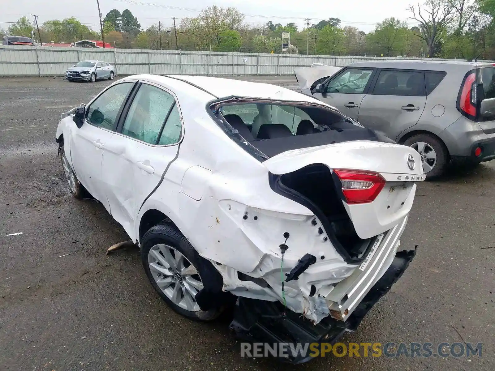 3 Photograph of a damaged car 4T1B11HKXKU758906 TOYOTA CAMRY 2019