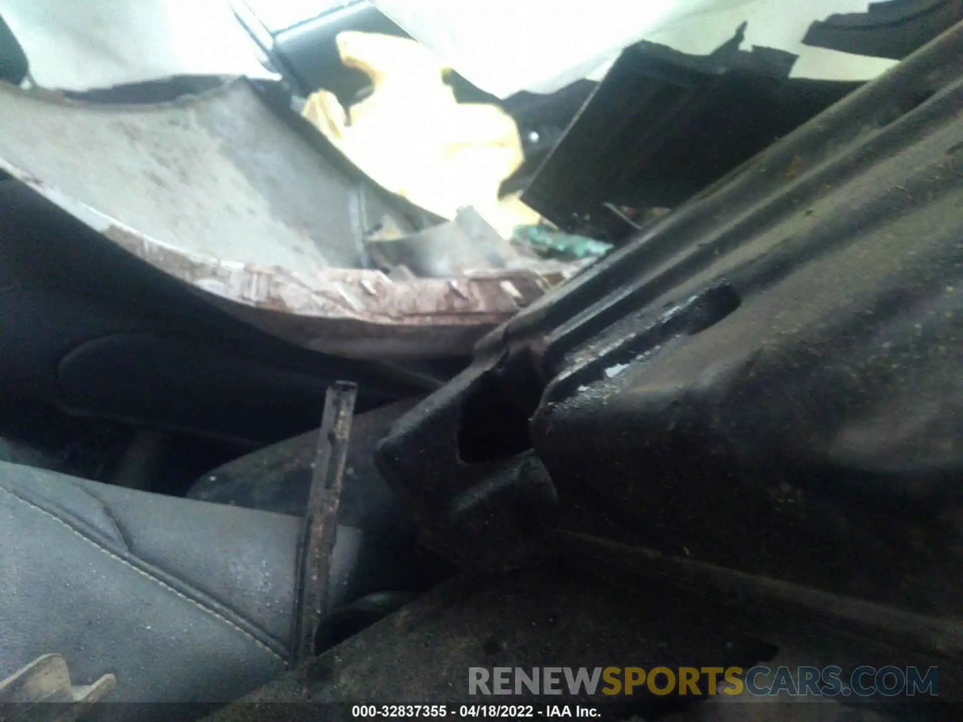 5 Photograph of a damaged car 4T1B11HKXKU759621 TOYOTA CAMRY 2019