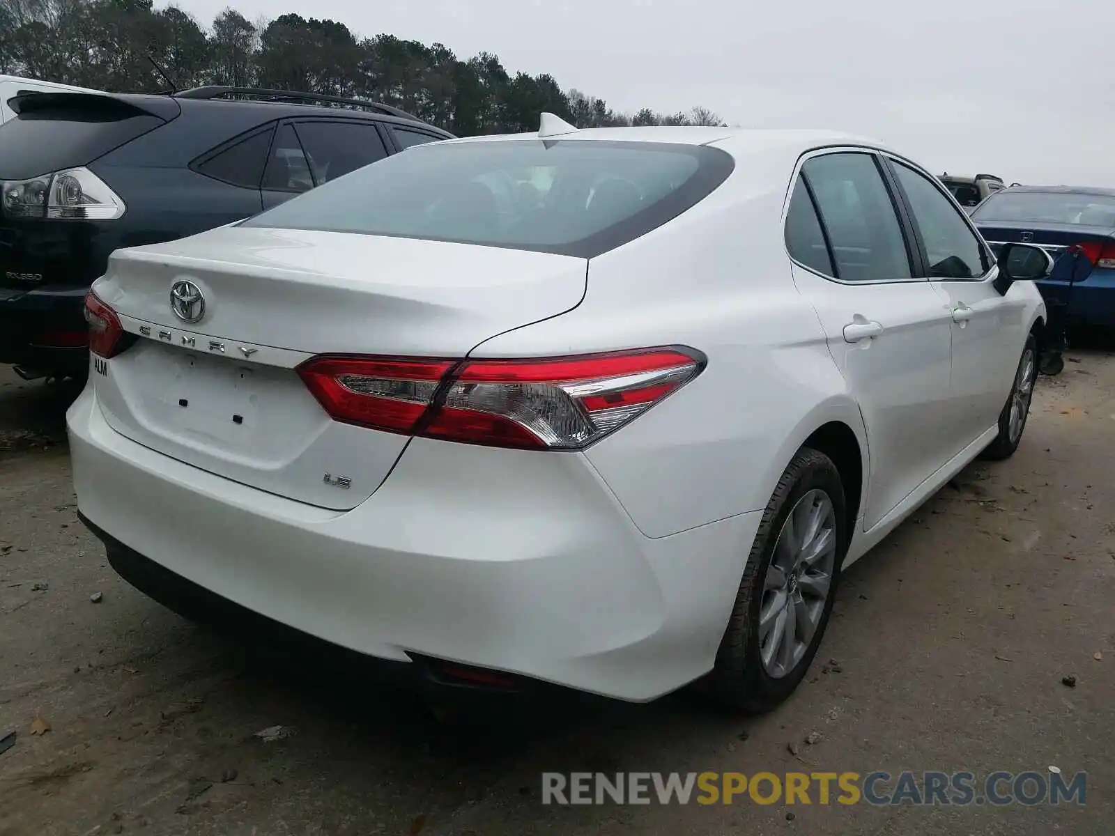 4 Photograph of a damaged car 4T1B11HKXKU760204 TOYOTA CAMRY 2019