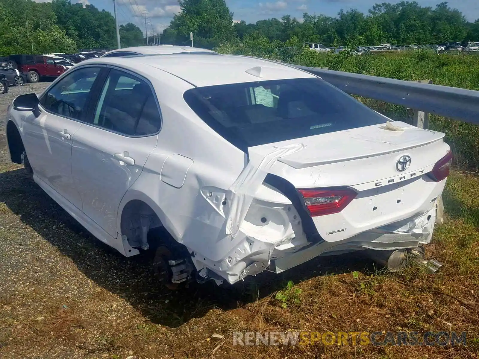 3 Photograph of a damaged car 4T1B11HKXKU761062 TOYOTA CAMRY 2019