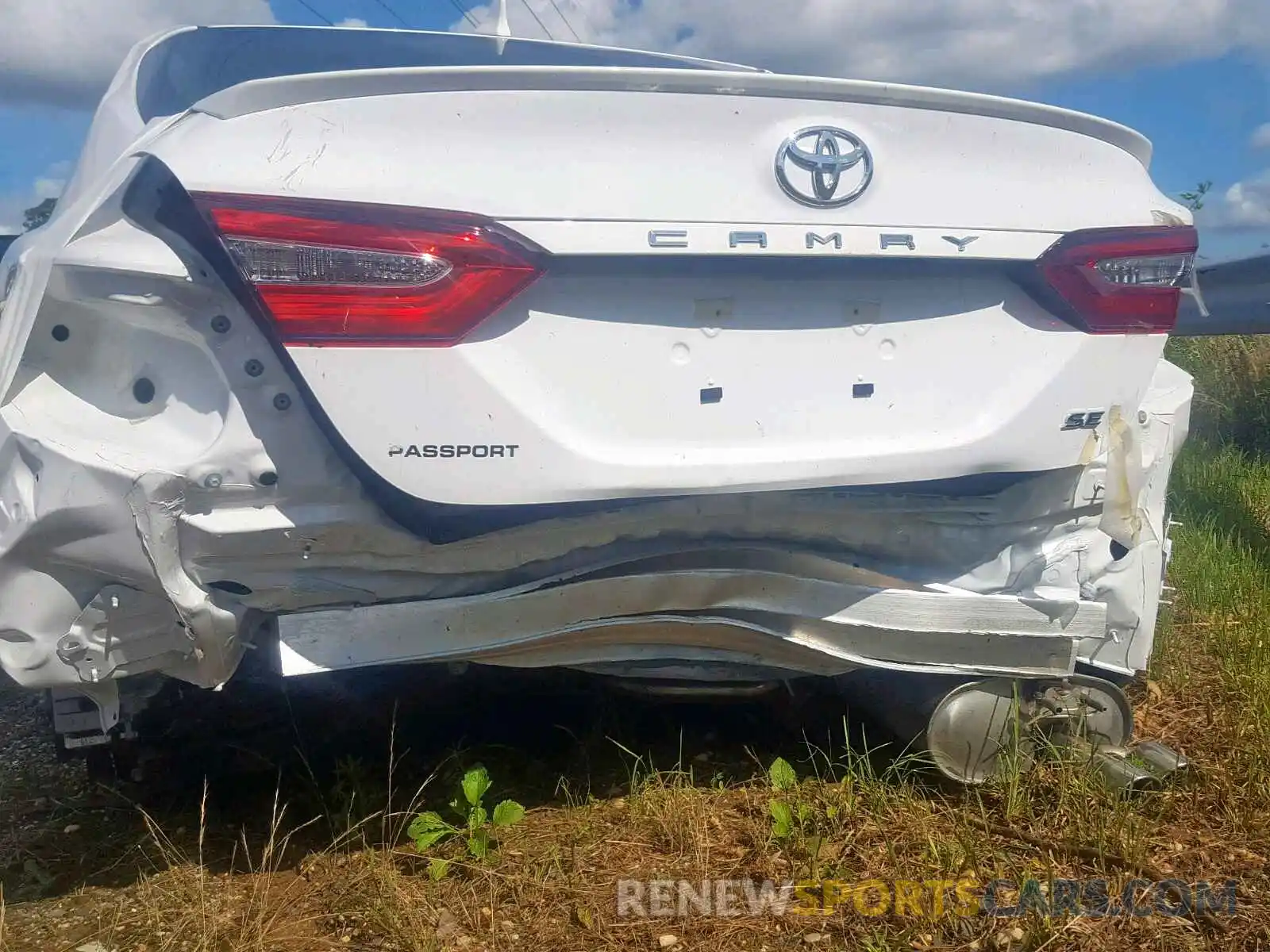 9 Photograph of a damaged car 4T1B11HKXKU761062 TOYOTA CAMRY 2019