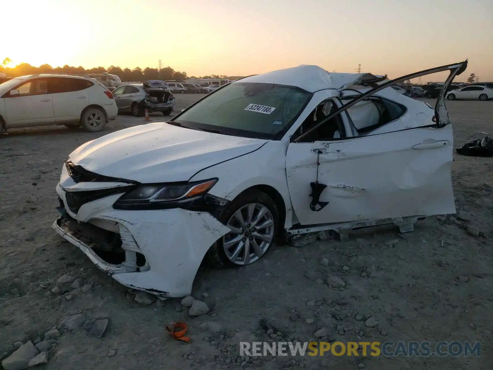 2 Photograph of a damaged car 4T1B11HKXKU761224 TOYOTA CAMRY 2019