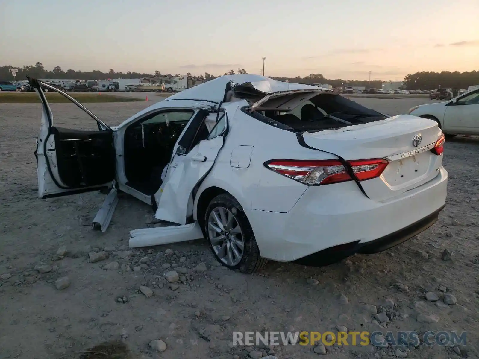 3 Photograph of a damaged car 4T1B11HKXKU761224 TOYOTA CAMRY 2019