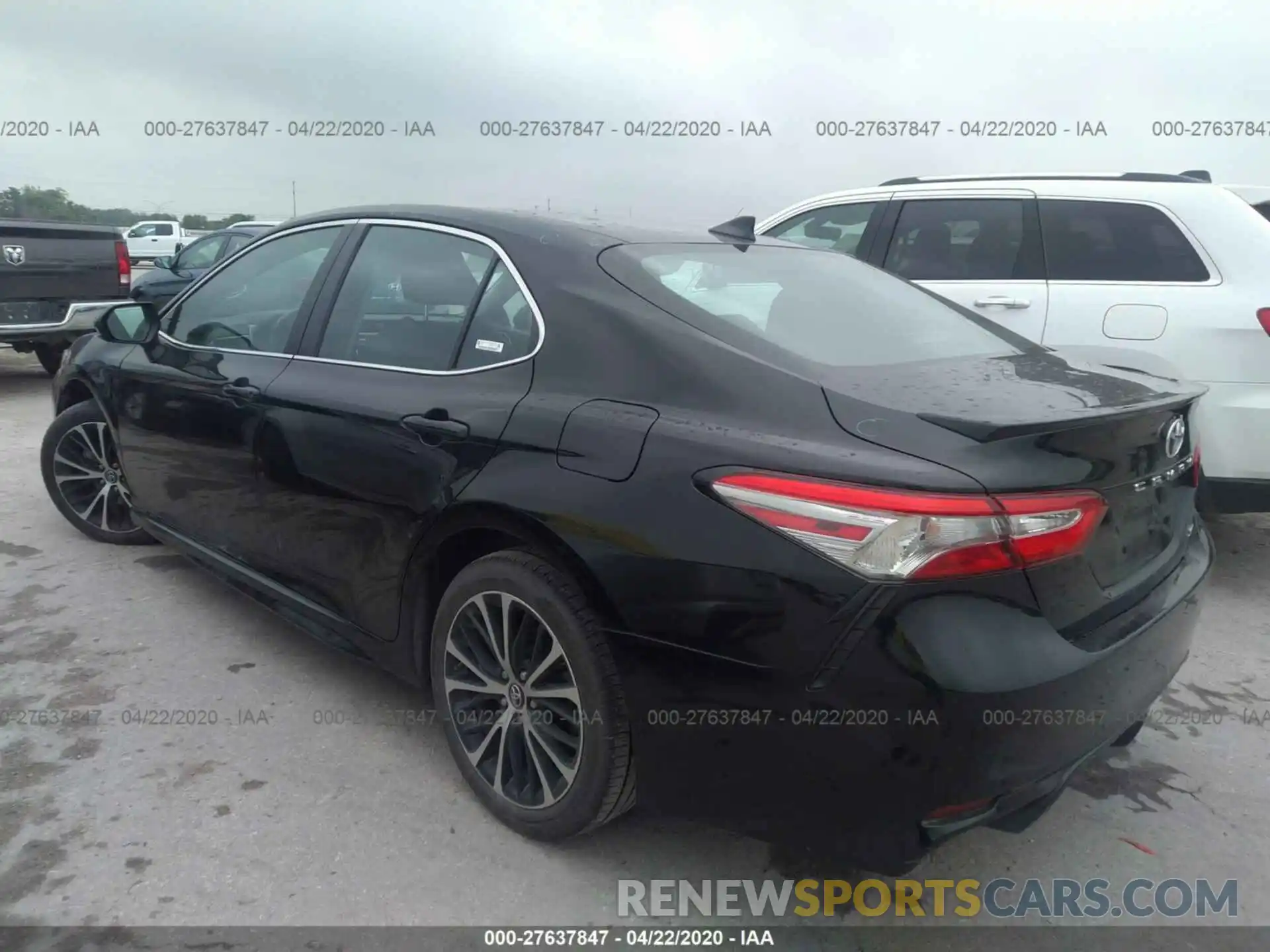 3 Photograph of a damaged car 4T1B11HKXKU762776 TOYOTA CAMRY 2019