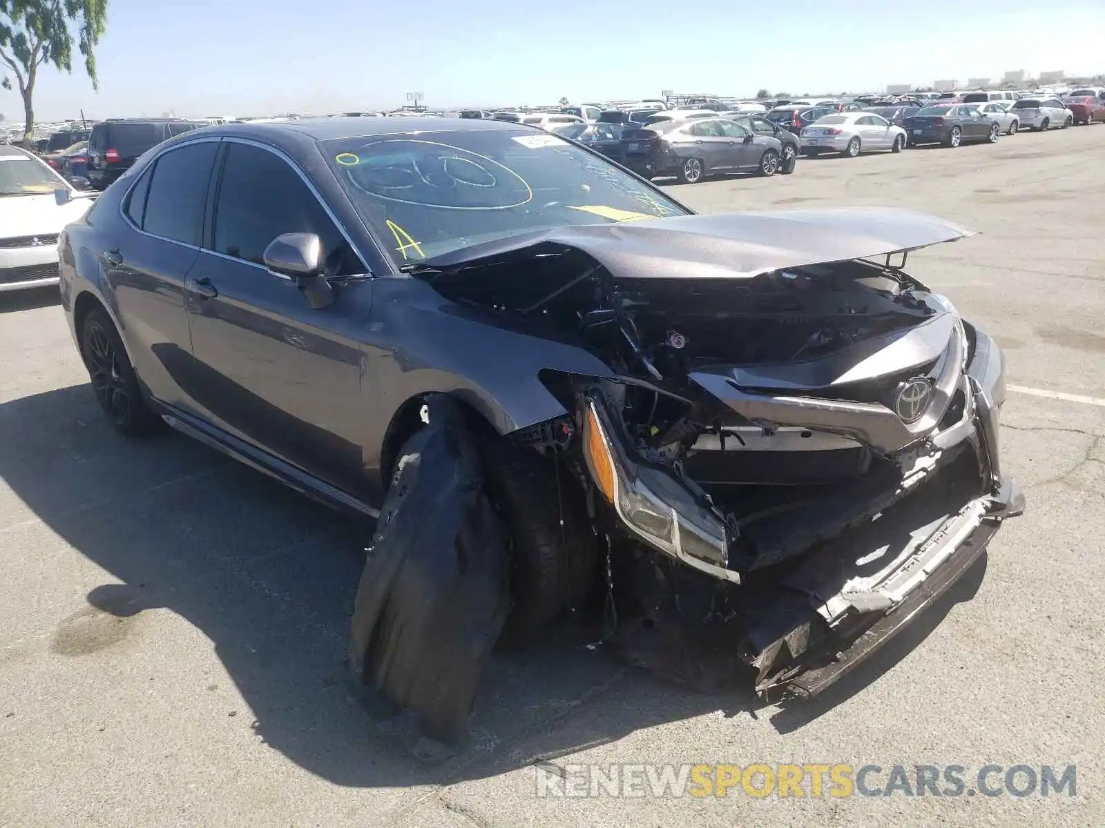 1 Photograph of a damaged car 4T1B11HKXKU764415 TOYOTA CAMRY 2019