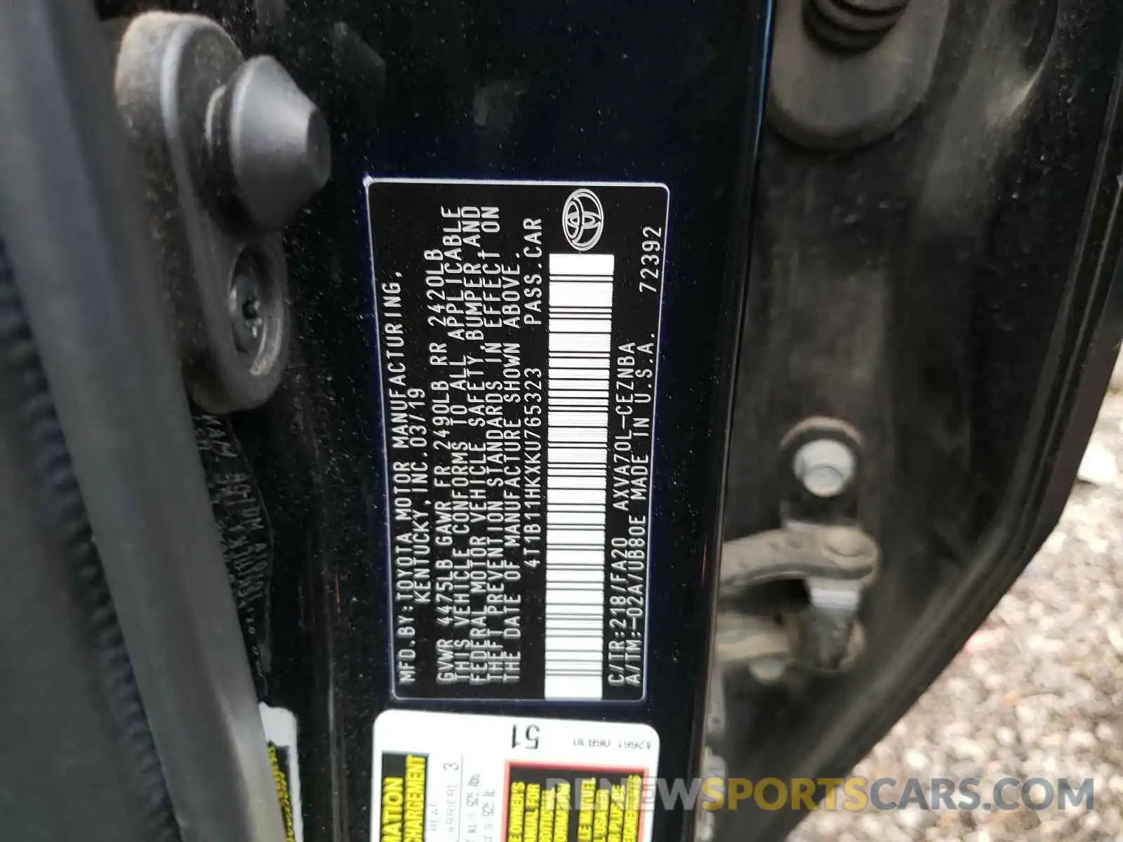 10 Photograph of a damaged car 4T1B11HKXKU765323 TOYOTA CAMRY 2019