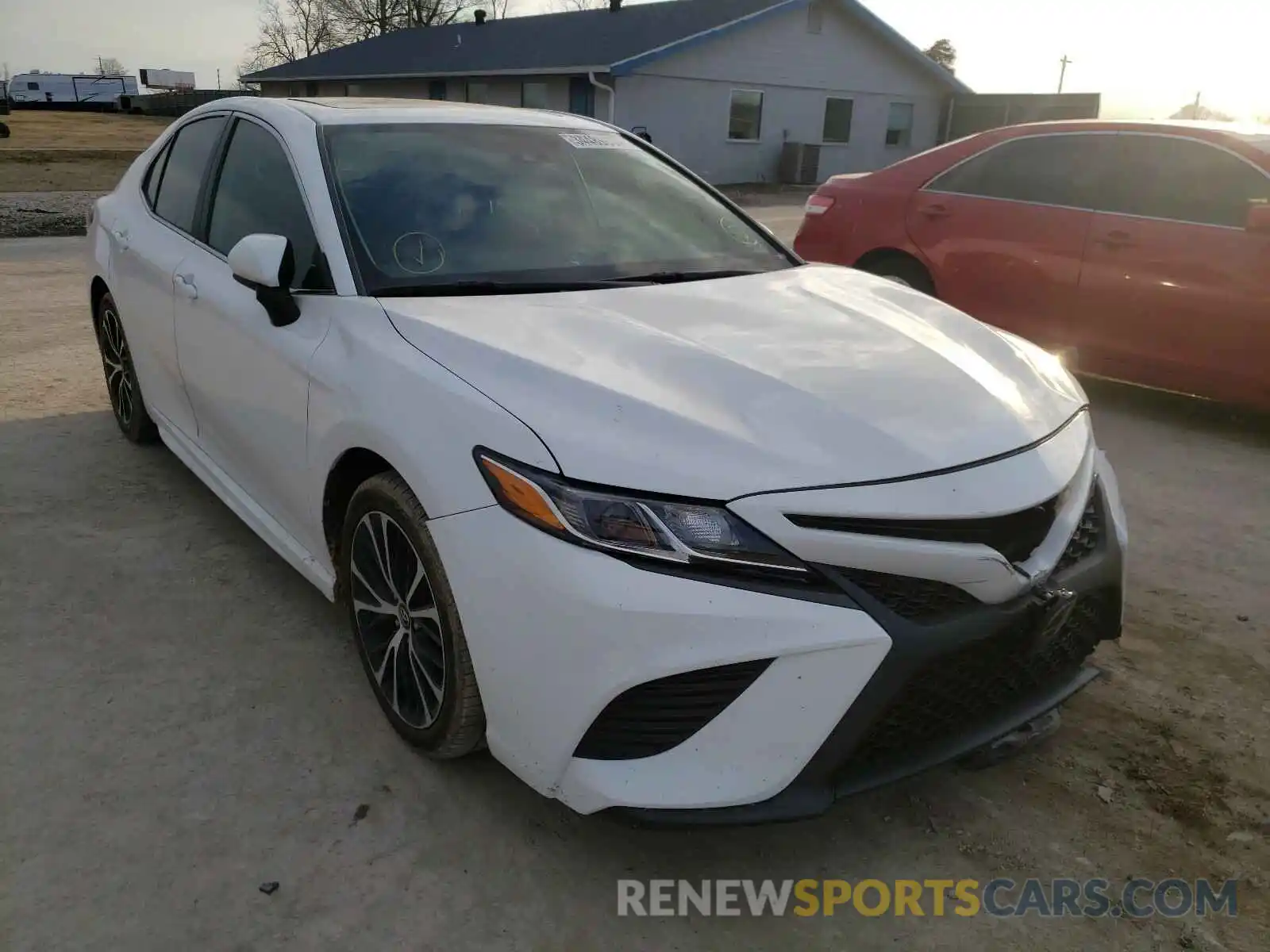 1 Photograph of a damaged car 4T1B11HKXKU765502 TOYOTA CAMRY 2019