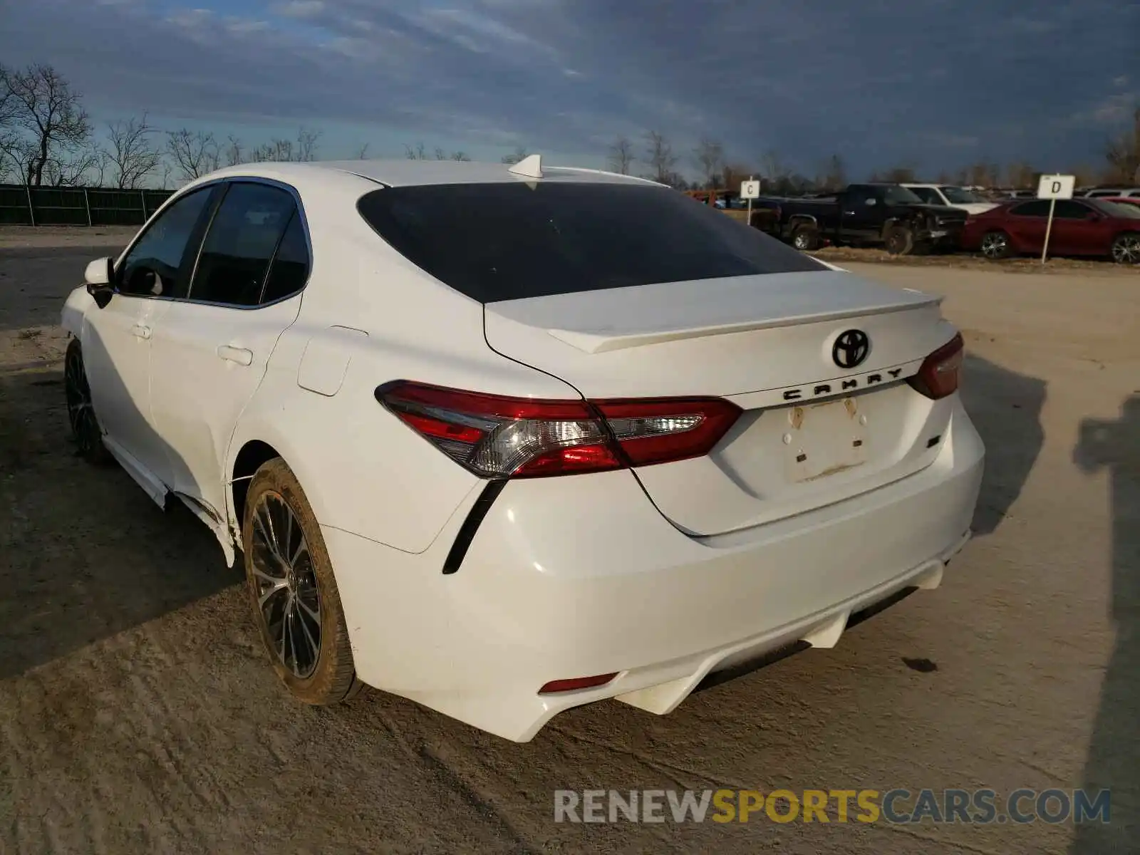 3 Photograph of a damaged car 4T1B11HKXKU765502 TOYOTA CAMRY 2019