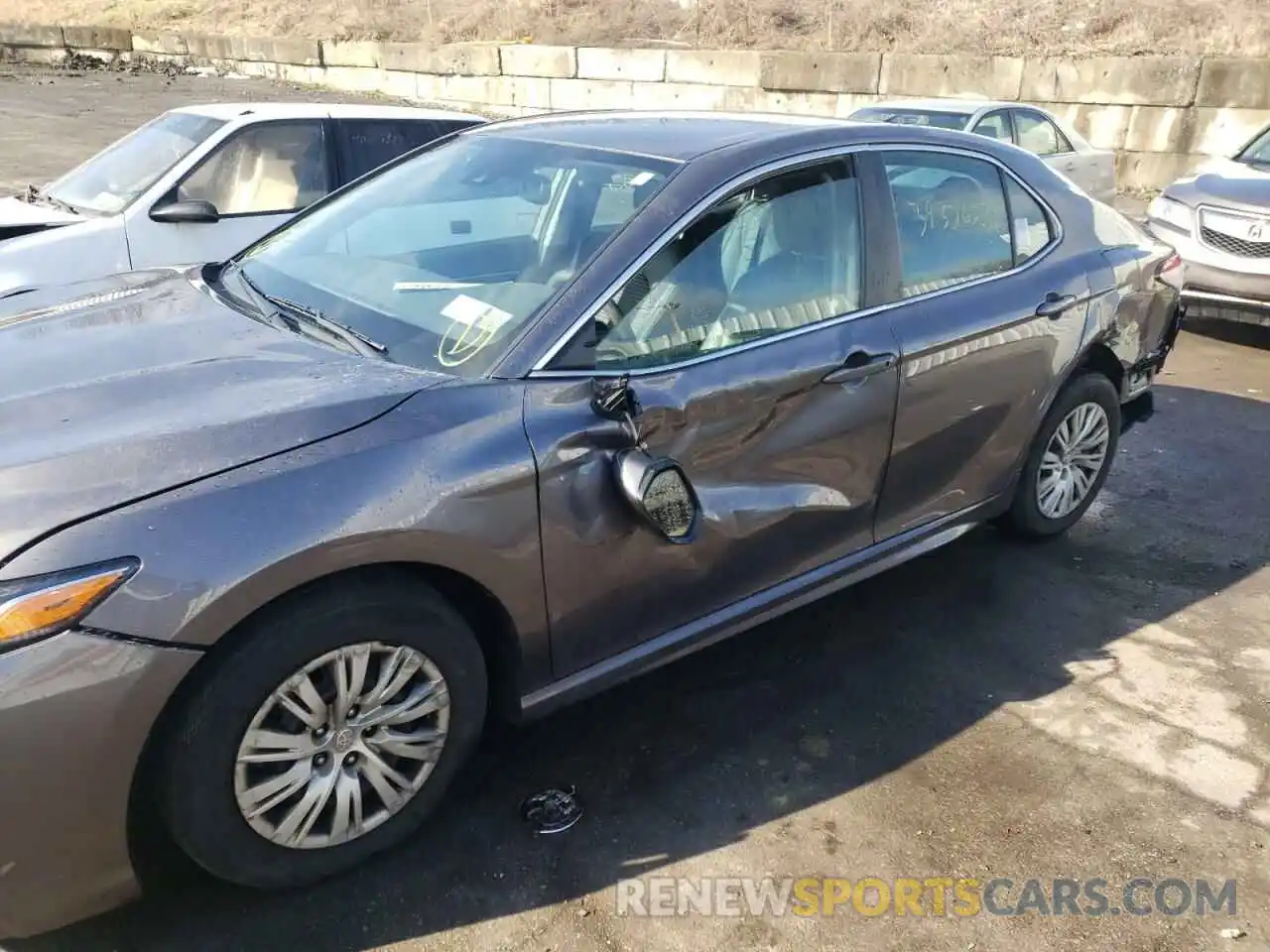 9 Photograph of a damaged car 4T1B11HKXKU766276 TOYOTA CAMRY 2019