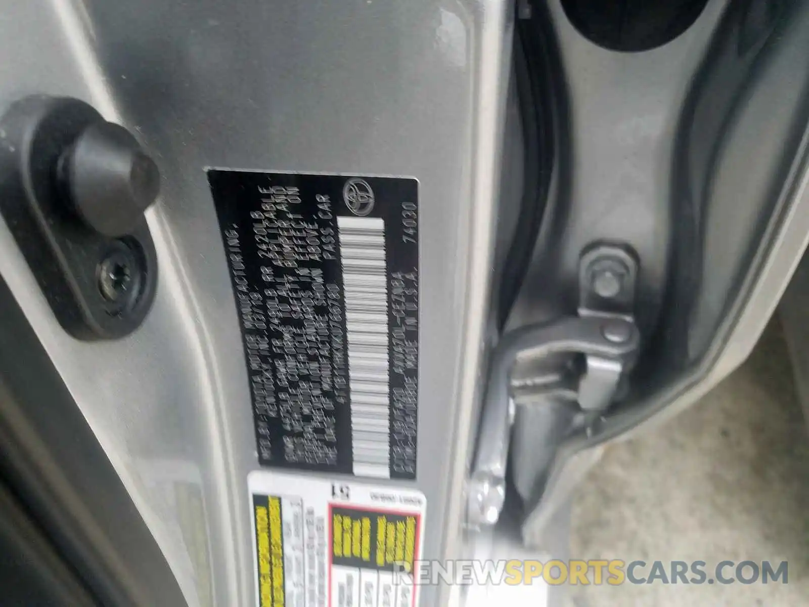 10 Photograph of a damaged car 4T1B11HKXKU766780 TOYOTA CAMRY 2019