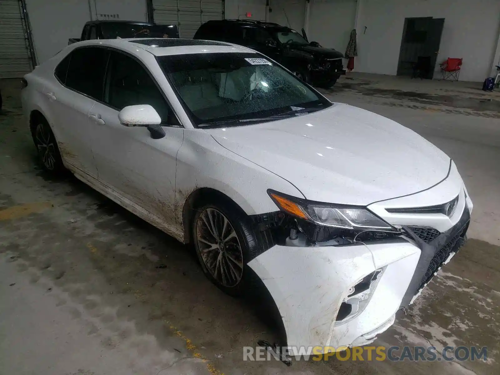 1 Photograph of a damaged car 4T1B11HKXKU769095 TOYOTA CAMRY 2019