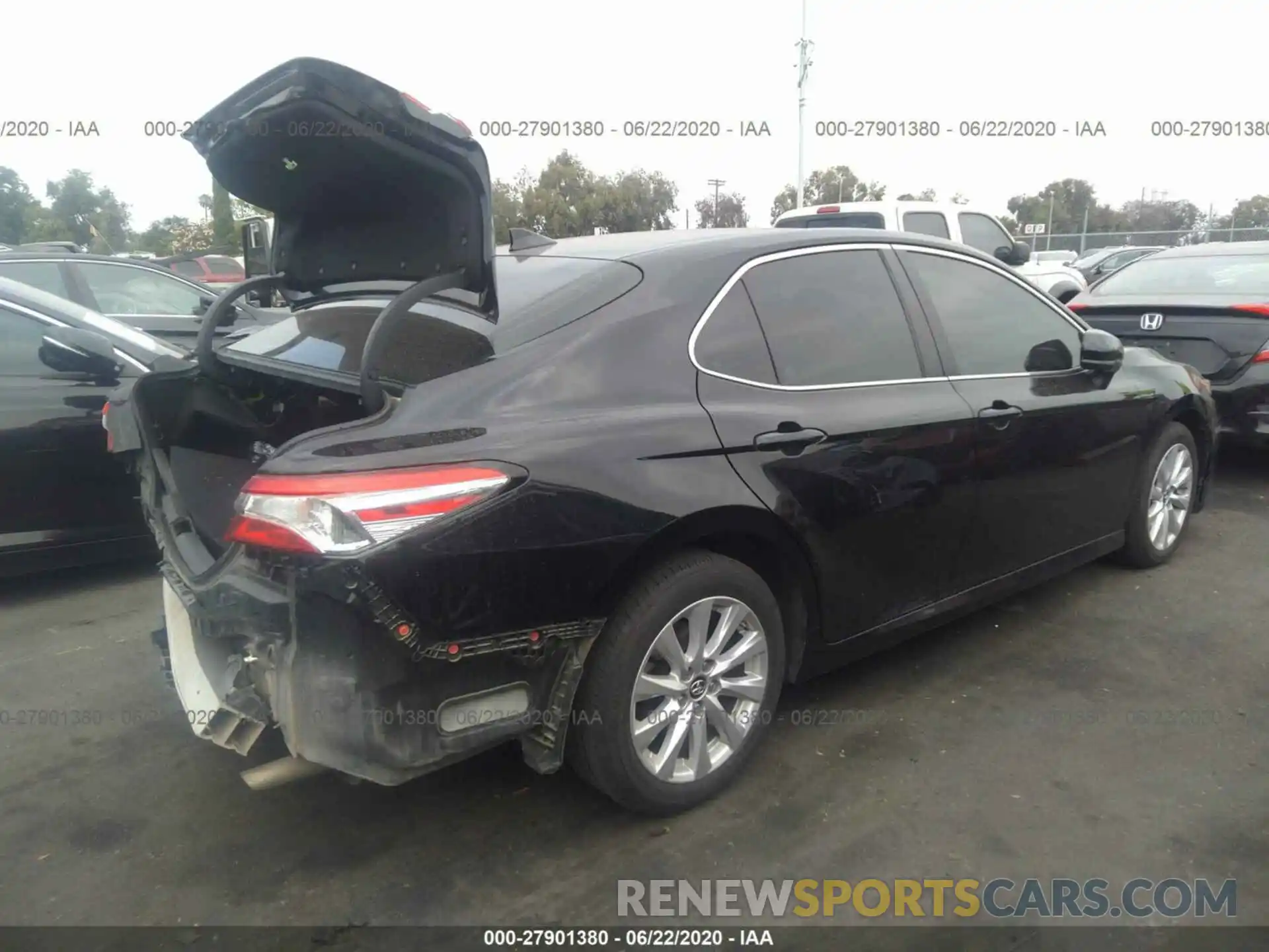 4 Photograph of a damaged car 4T1B11HKXKU770506 TOYOTA CAMRY 2019