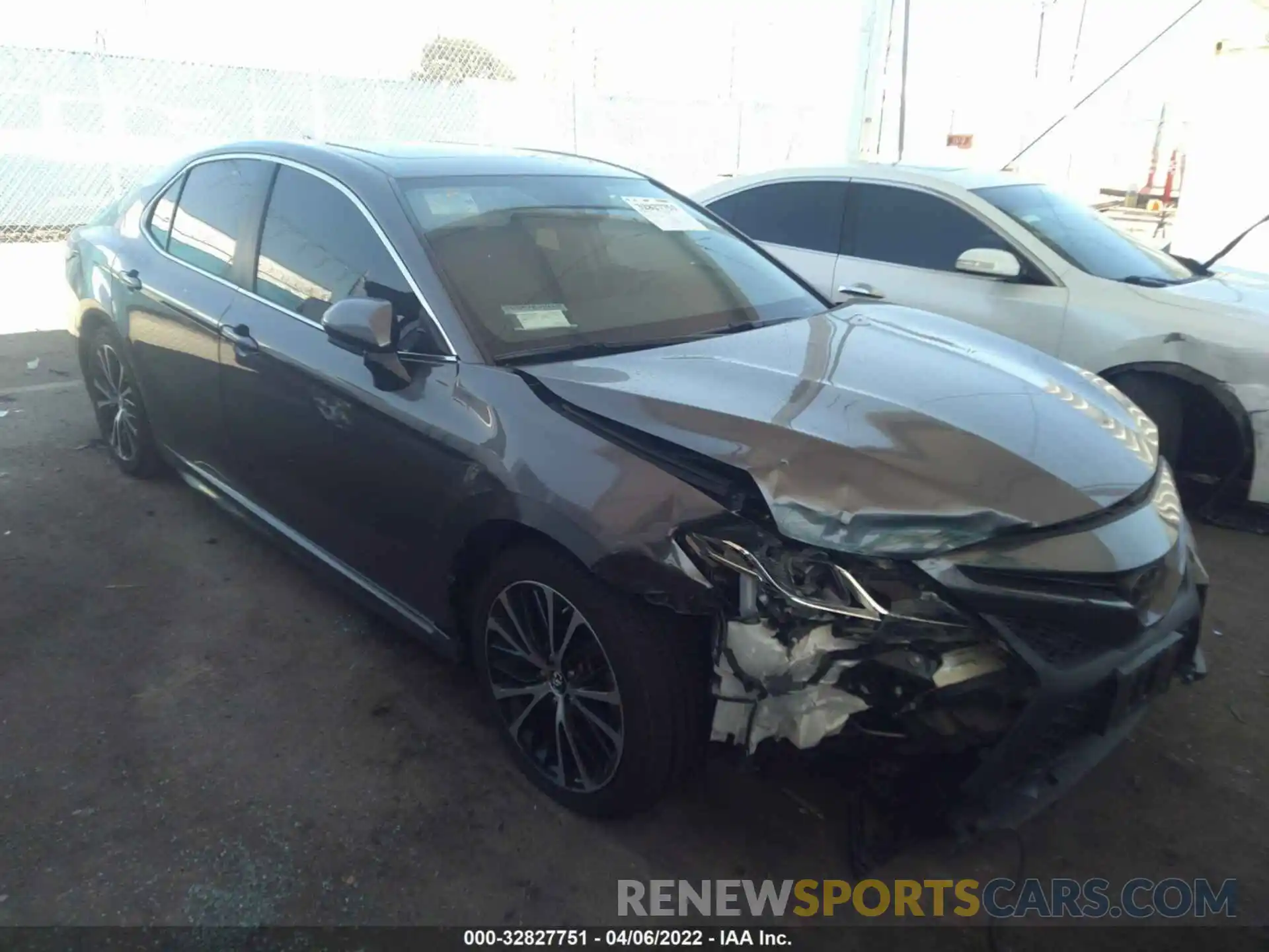 1 Photograph of a damaged car 4T1B11HKXKU772742 TOYOTA CAMRY 2019