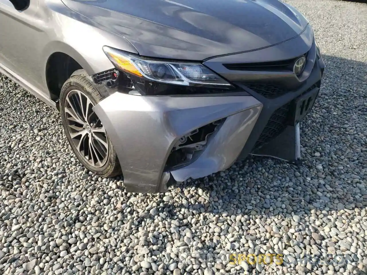 9 Photograph of a damaged car 4T1B11HKXKU772899 TOYOTA CAMRY 2019