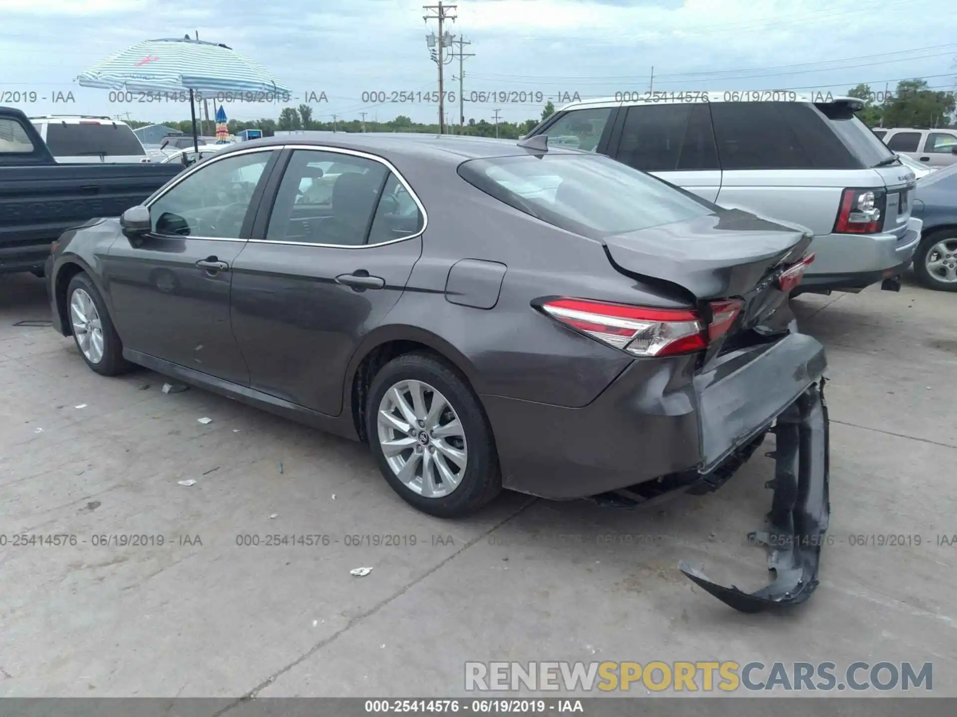 3 Photograph of a damaged car 4T1B11HKXKU773826 TOYOTA CAMRY 2019