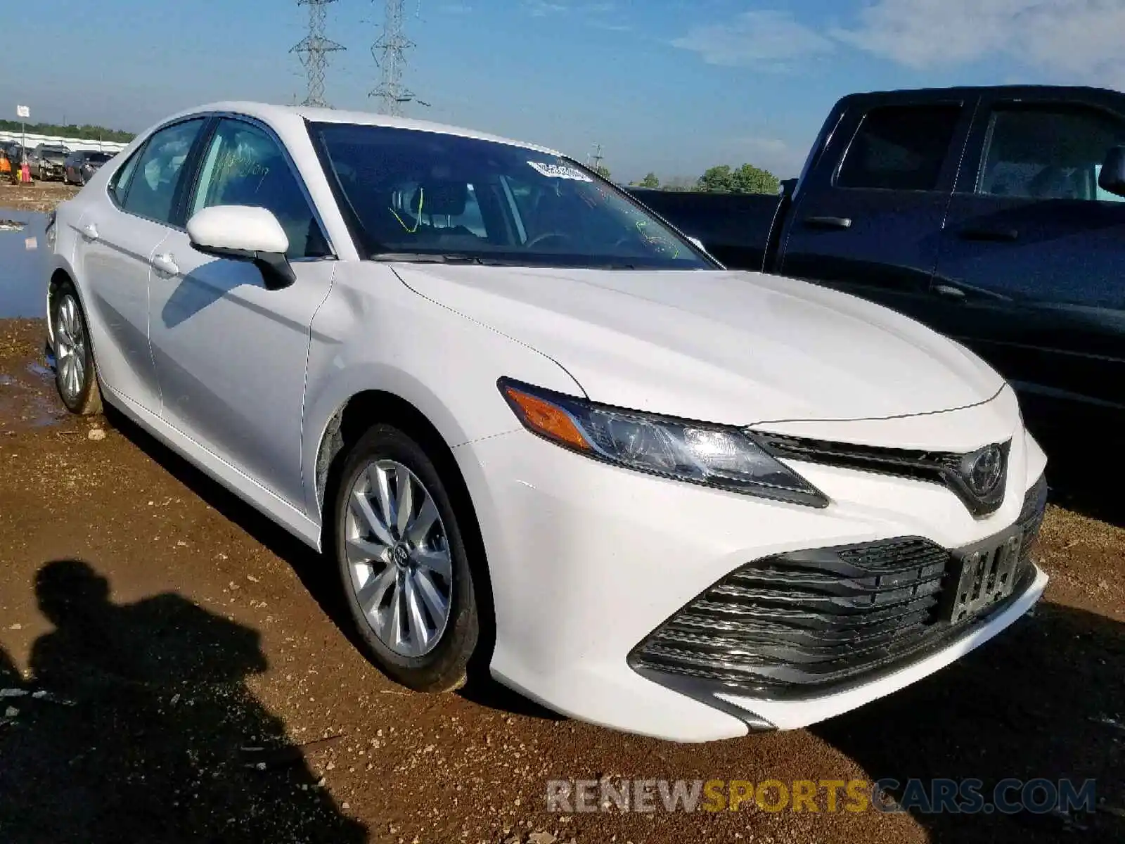 1 Photograph of a damaged car 4T1B11HKXKU774622 TOYOTA CAMRY 2019