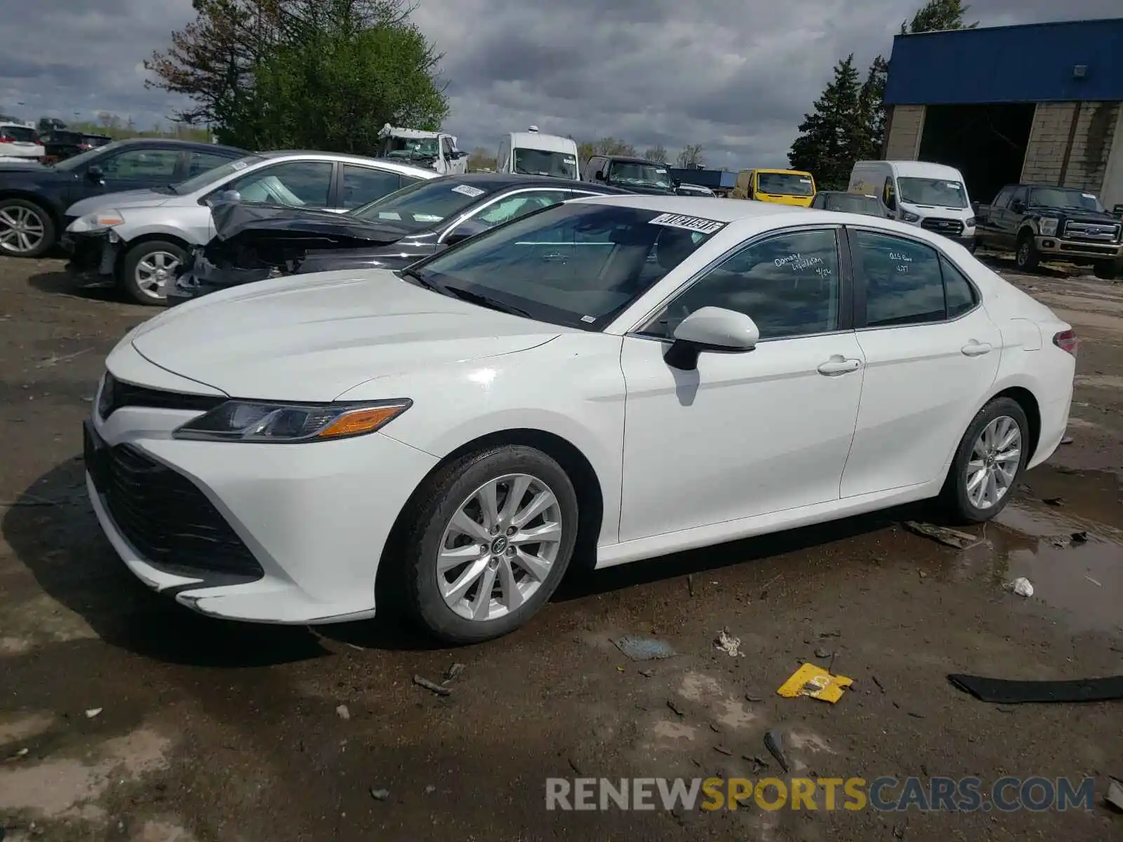 2 Photograph of a damaged car 4T1B11HKXKU776077 TOYOTA CAMRY 2019