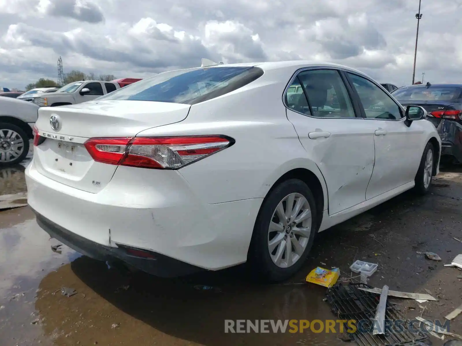 4 Фотография поврежденного автомобиля 4T1B11HKXKU776077 TOYOTA CAMRY 2019