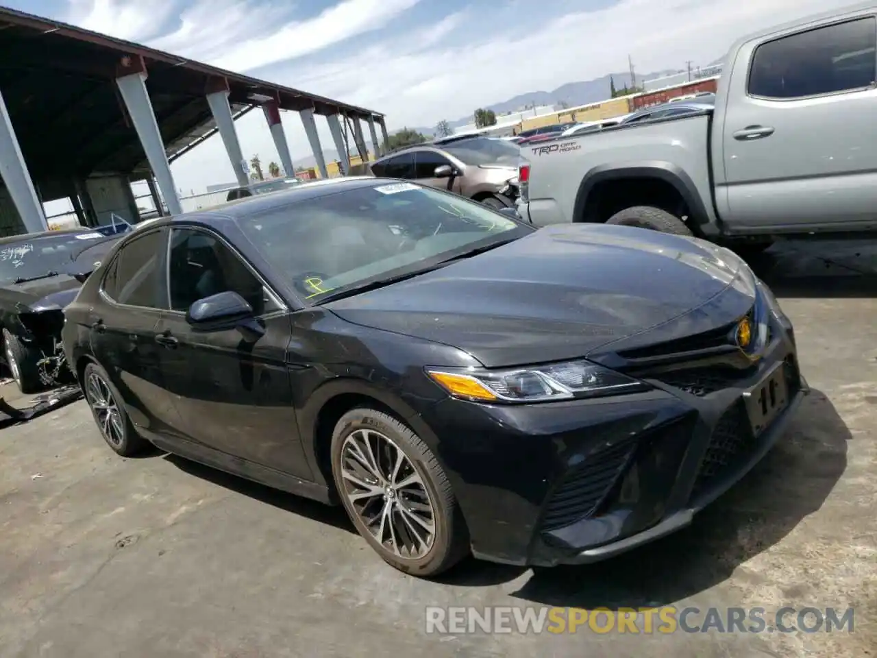 1 Photograph of a damaged car 4T1B11HKXKU776757 TOYOTA CAMRY 2019