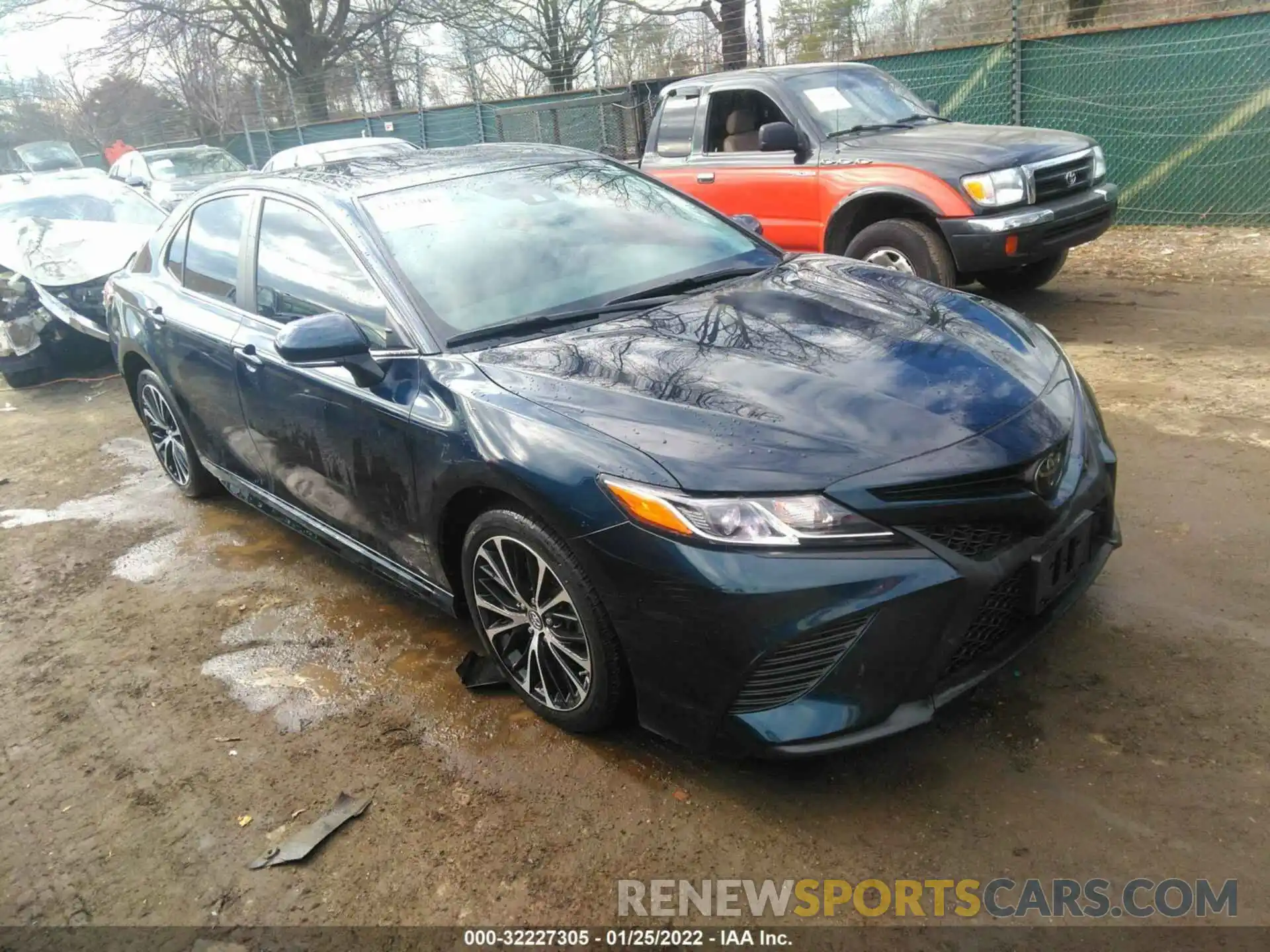 1 Photograph of a damaged car 4T1B11HKXKU782588 TOYOTA CAMRY 2019