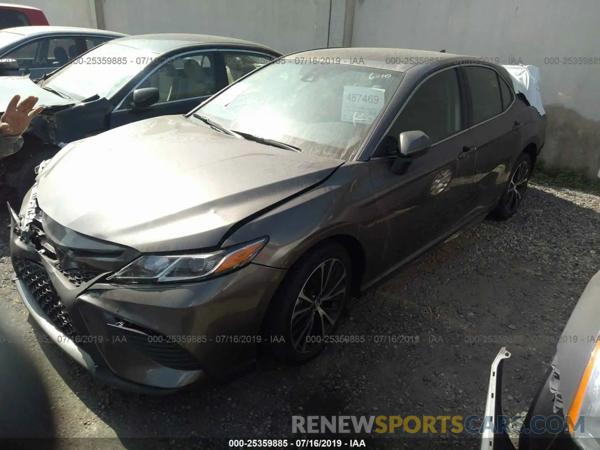 2 Photograph of a damaged car 4T1B11HKXKU782753 TOYOTA CAMRY 2019