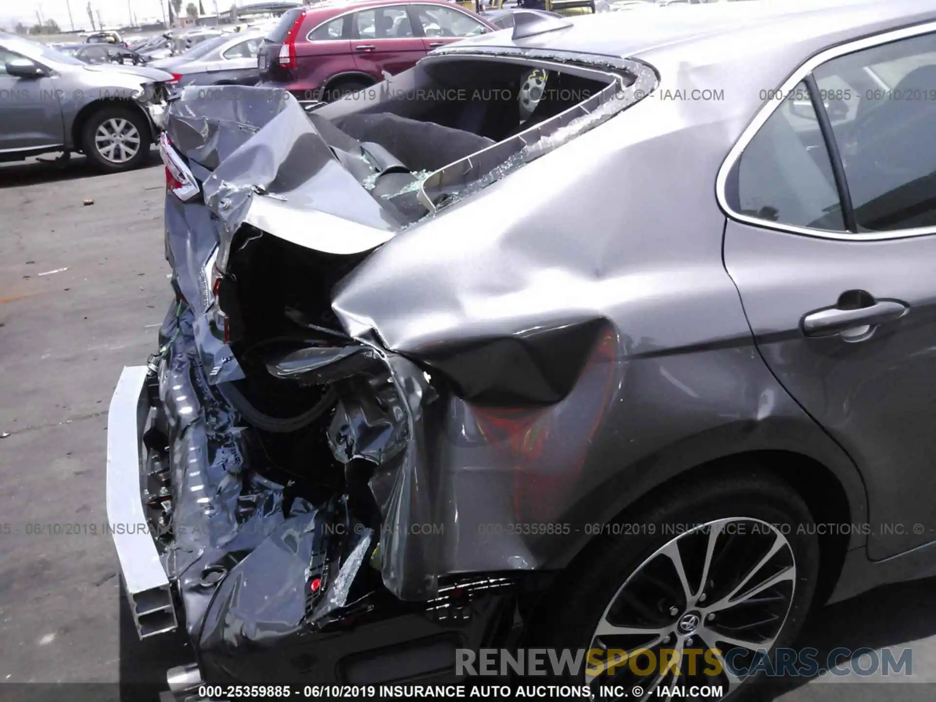 6 Photograph of a damaged car 4T1B11HKXKU782753 TOYOTA CAMRY 2019