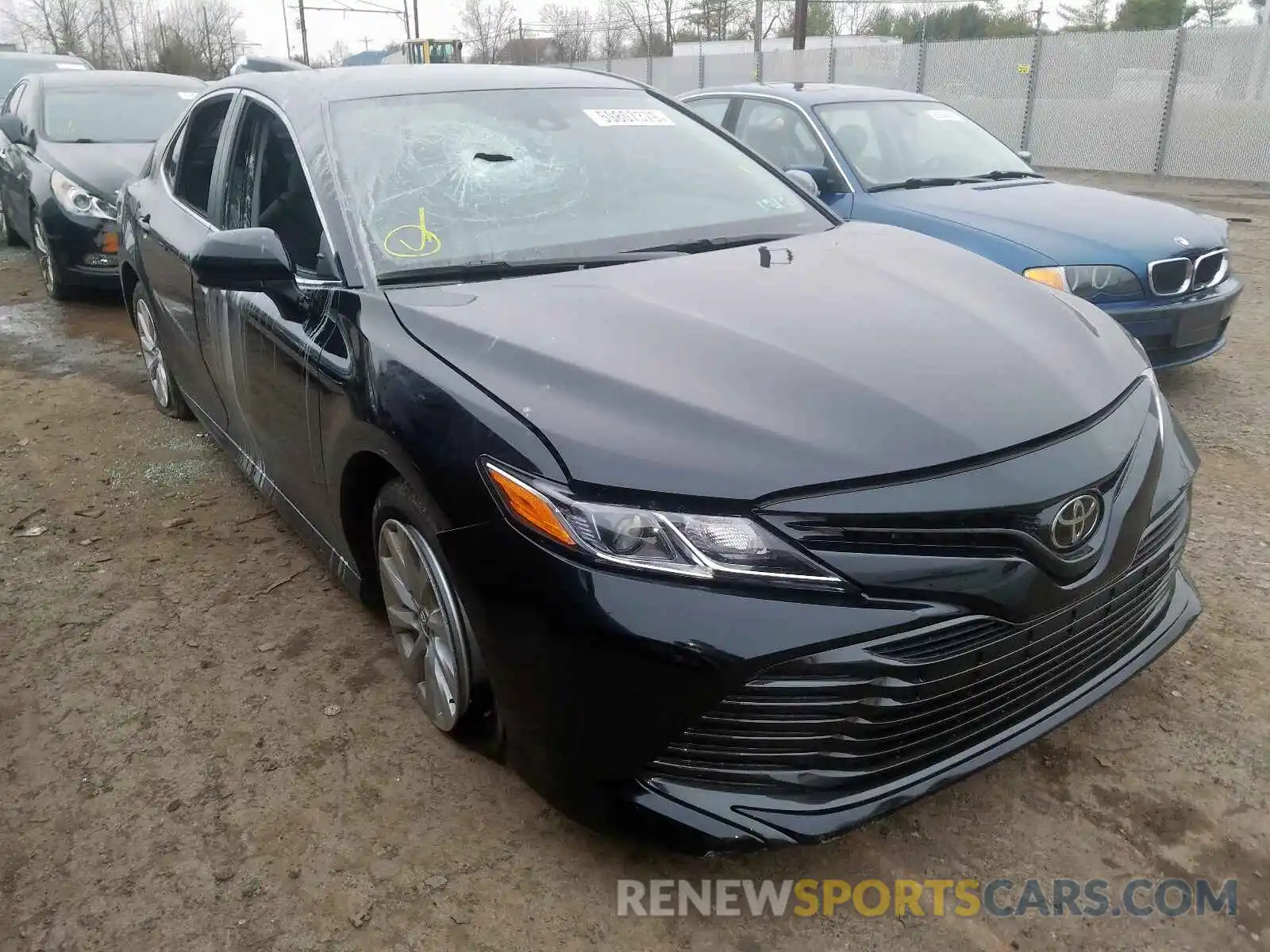 1 Photograph of a damaged car 4T1B11HKXKU782915 TOYOTA CAMRY 2019