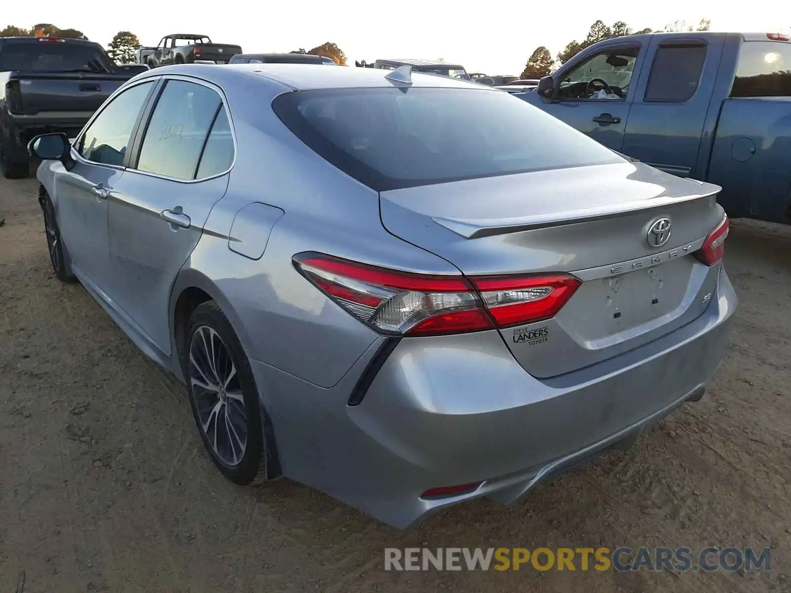 3 Photograph of a damaged car 4T1B11HKXKU783367 TOYOTA CAMRY 2019