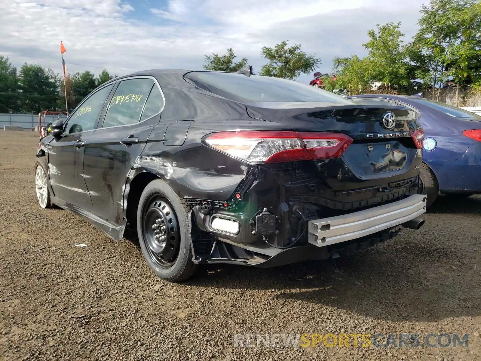 3 Фотография поврежденного автомобиля 4T1B11HKXKU784020 TOYOTA CAMRY 2019