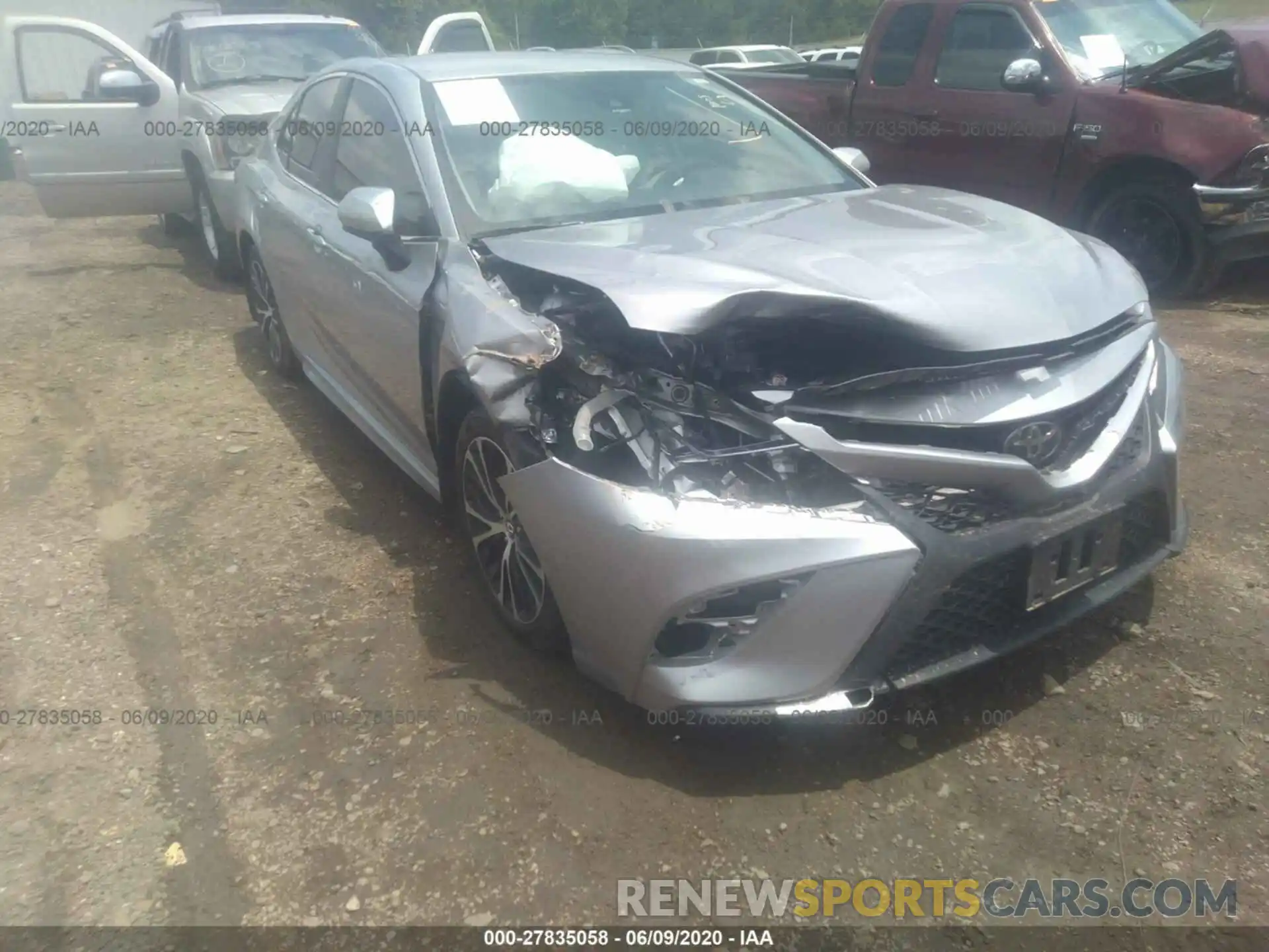 6 Photograph of a damaged car 4T1B11HKXKU784924 TOYOTA CAMRY 2019