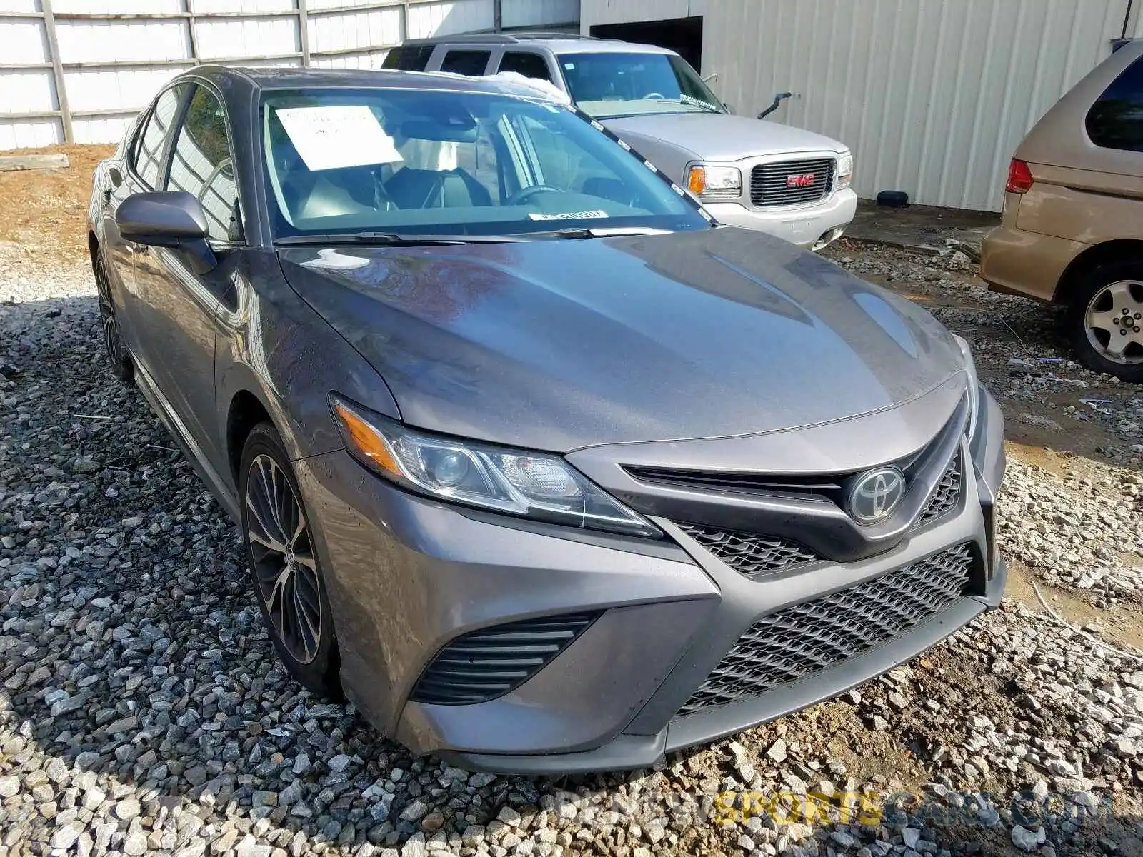 1 Photograph of a damaged car 4T1B11HKXKU784938 TOYOTA CAMRY 2019