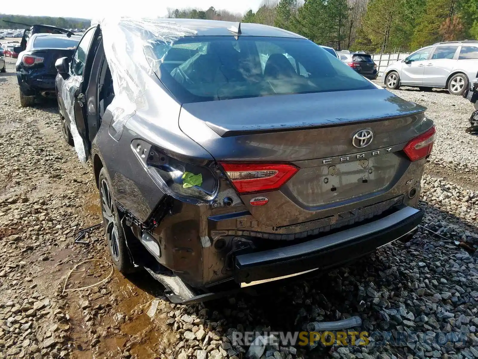 3 Photograph of a damaged car 4T1B11HKXKU784938 TOYOTA CAMRY 2019