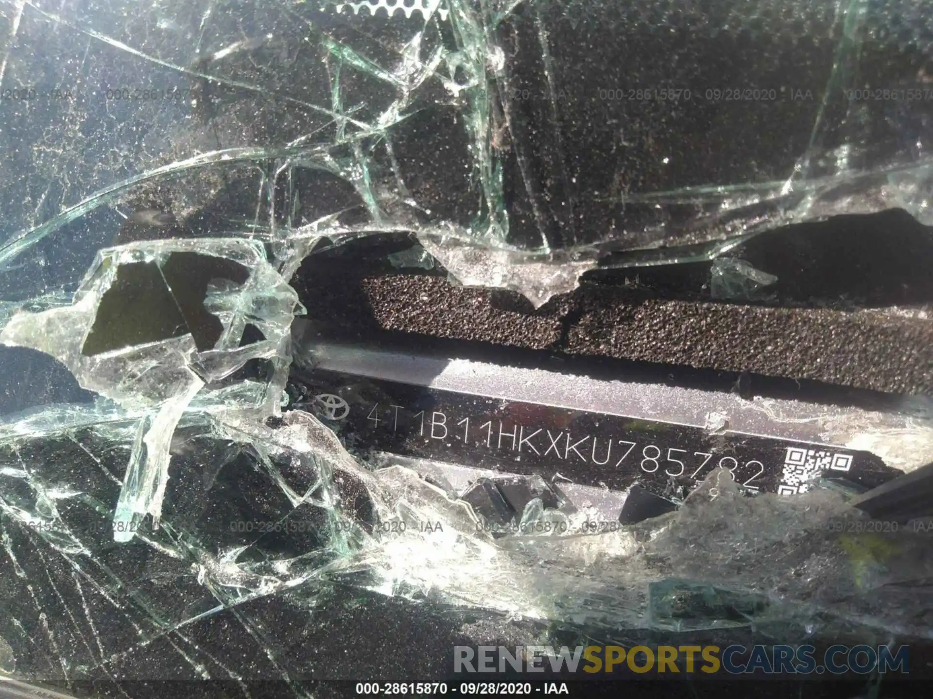 9 Photograph of a damaged car 4T1B11HKXKU785782 TOYOTA CAMRY 2019