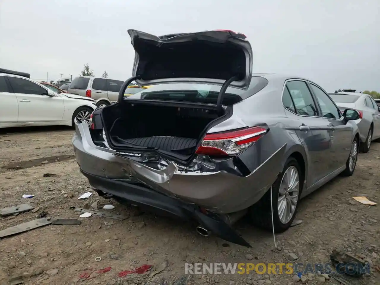 4 Фотография поврежденного автомобиля 4T1B11HKXKU788584 TOYOTA CAMRY 2019