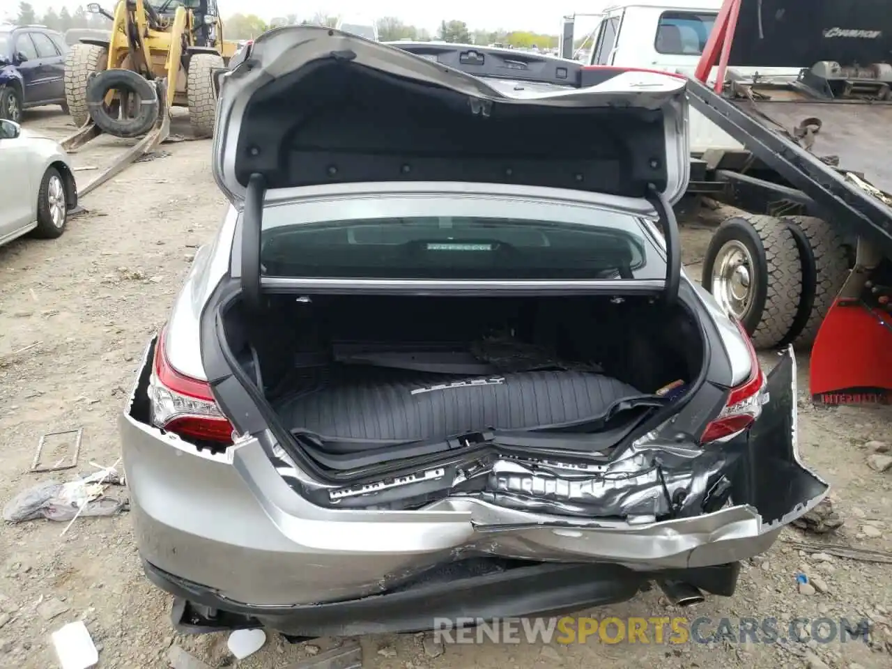 9 Photograph of a damaged car 4T1B11HKXKU788584 TOYOTA CAMRY 2019