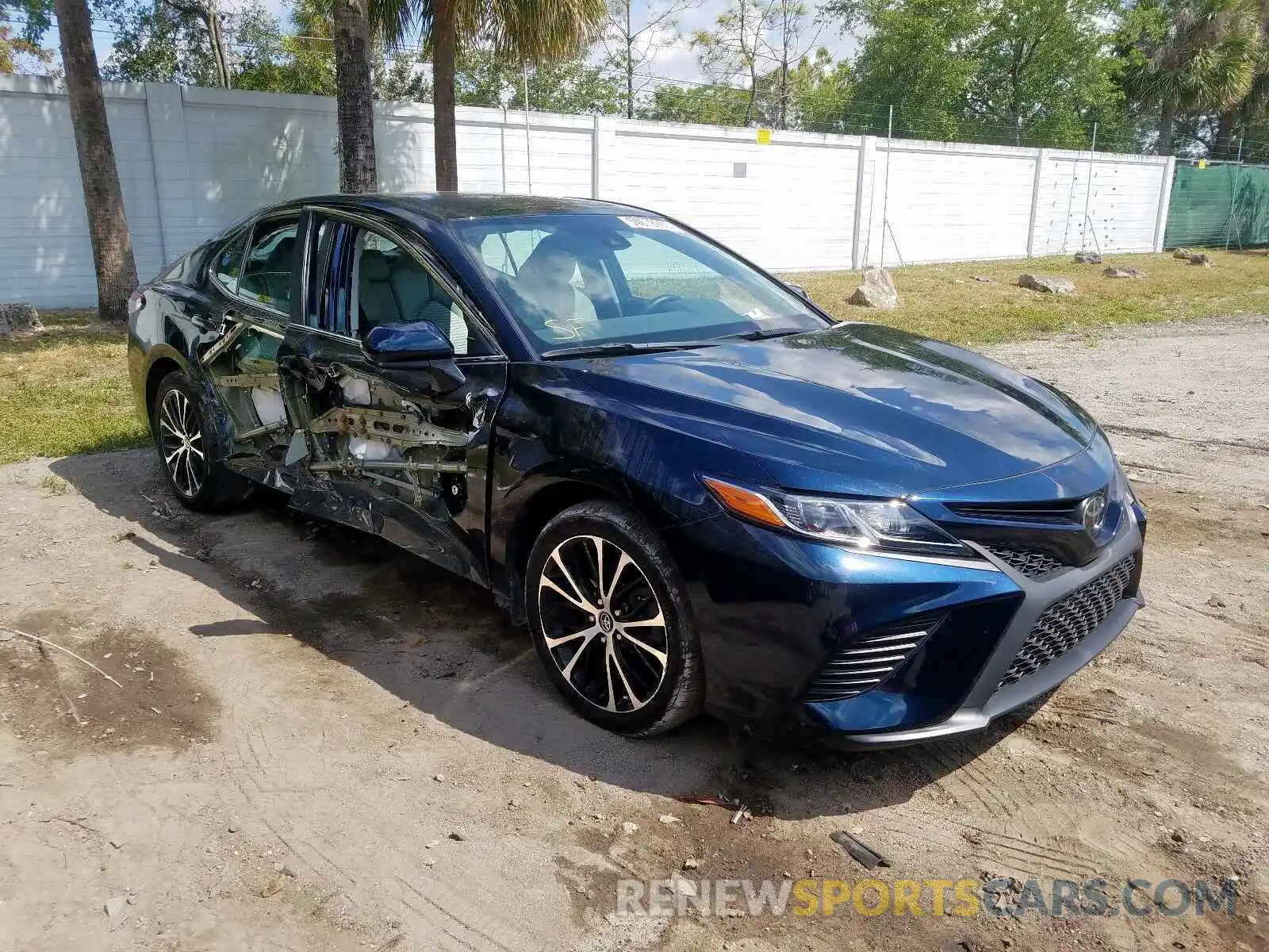 1 Photograph of a damaged car 4T1B11HKXKU790383 TOYOTA CAMRY 2019