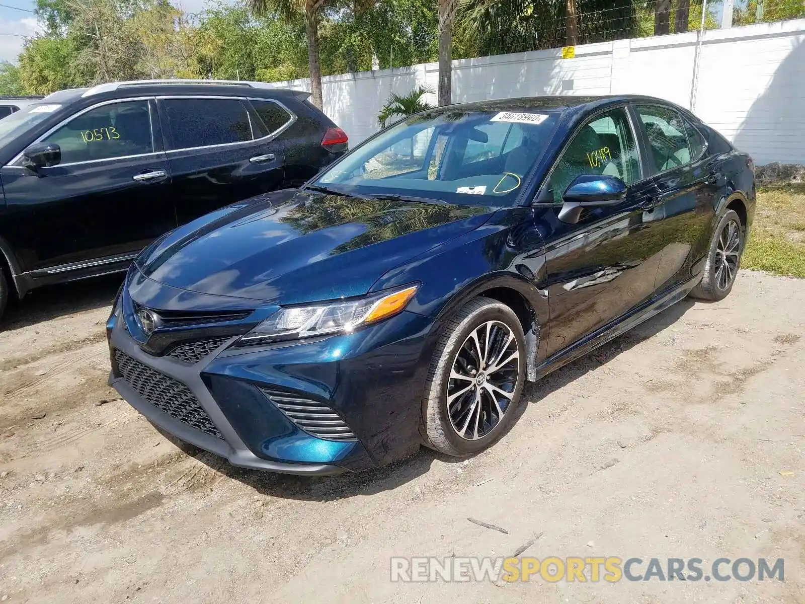 2 Photograph of a damaged car 4T1B11HKXKU790383 TOYOTA CAMRY 2019