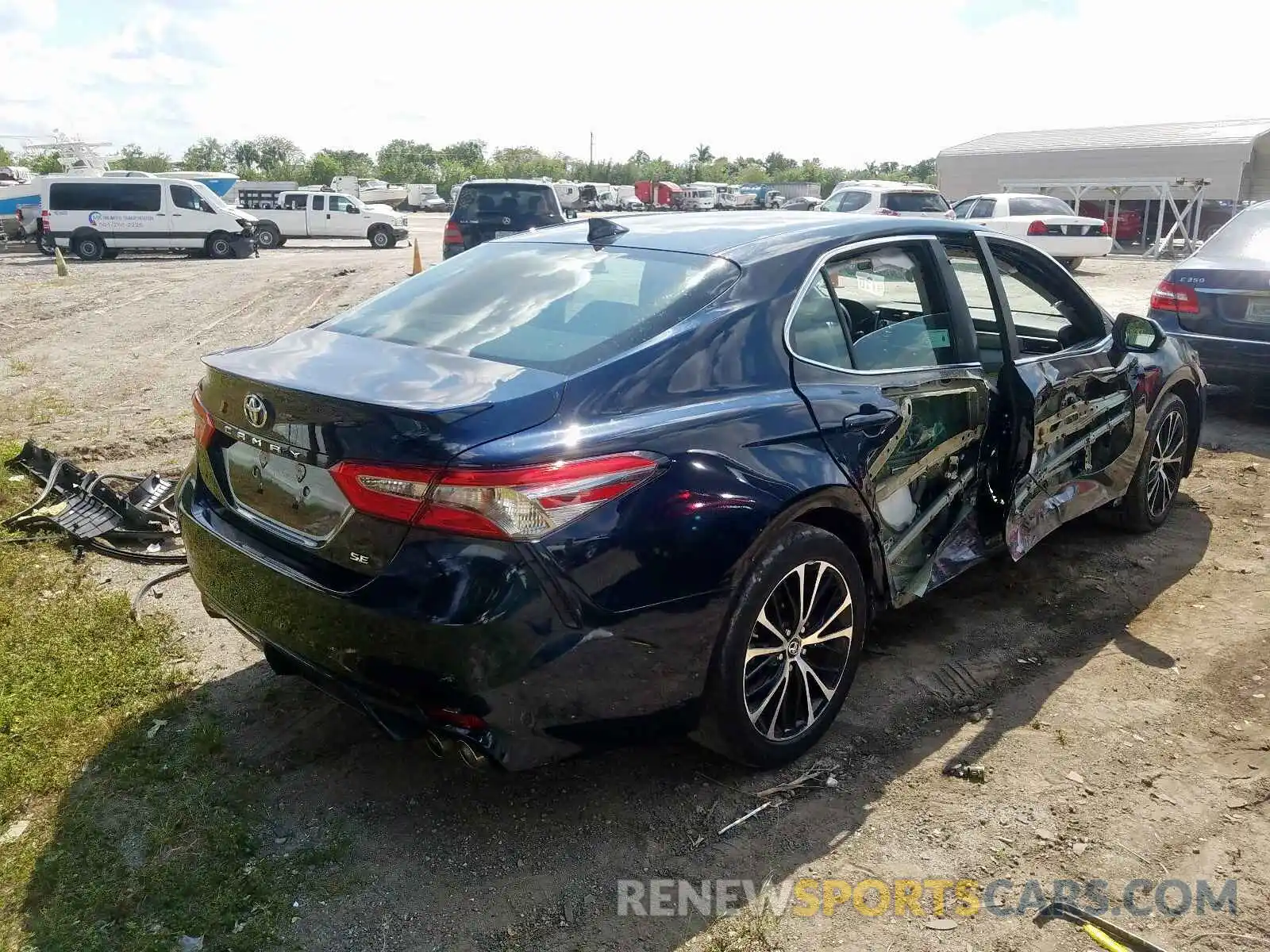 4 Фотография поврежденного автомобиля 4T1B11HKXKU790383 TOYOTA CAMRY 2019