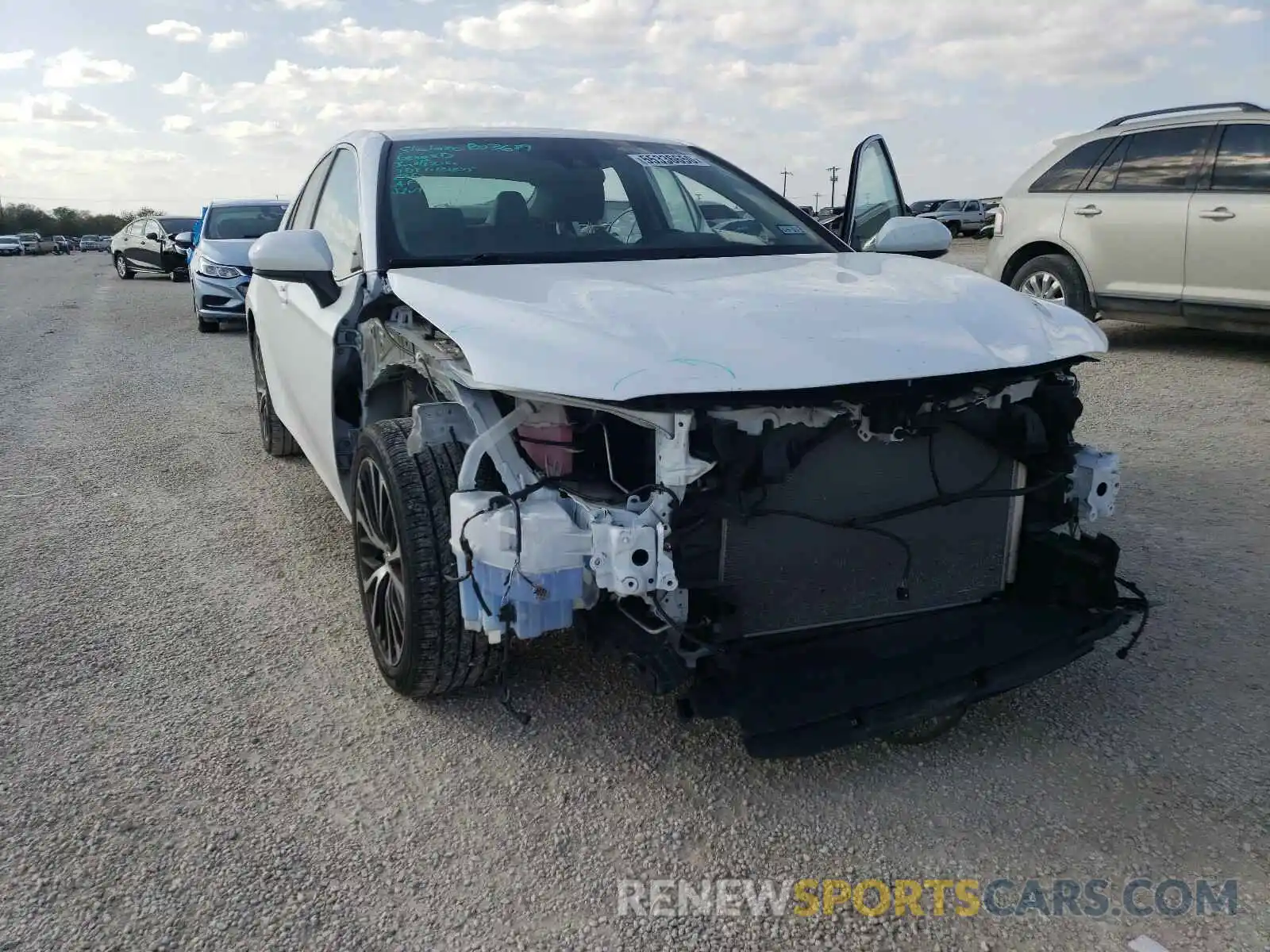 1 Photograph of a damaged car 4T1B11HKXKU791825 TOYOTA CAMRY 2019