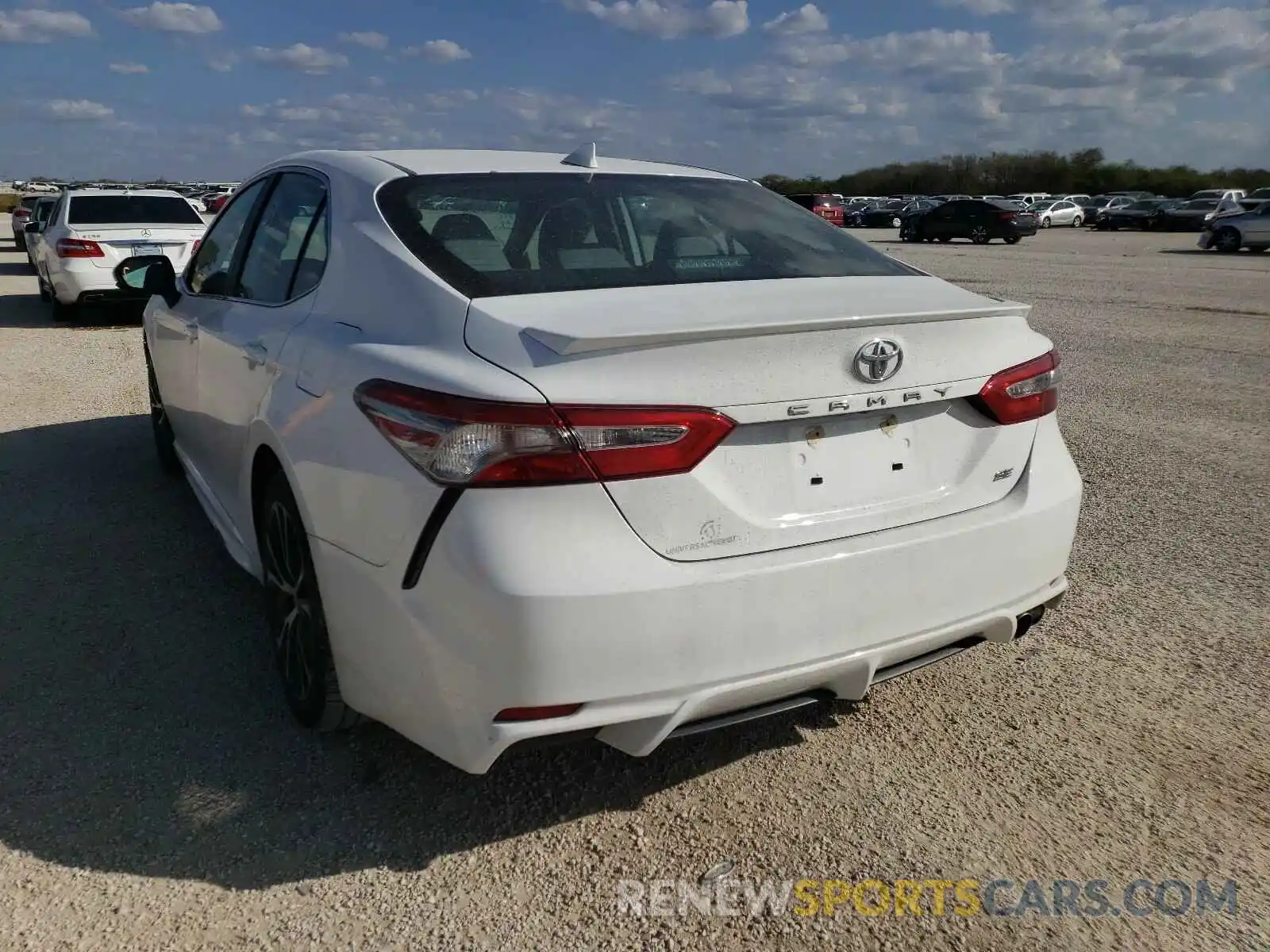 3 Photograph of a damaged car 4T1B11HKXKU791825 TOYOTA CAMRY 2019