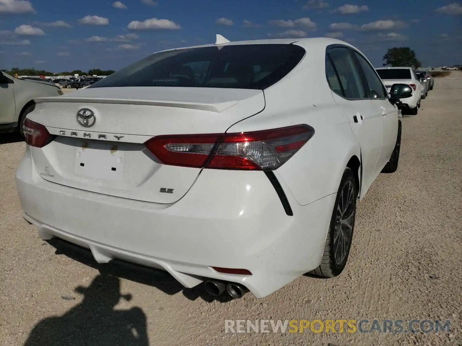 4 Photograph of a damaged car 4T1B11HKXKU791825 TOYOTA CAMRY 2019