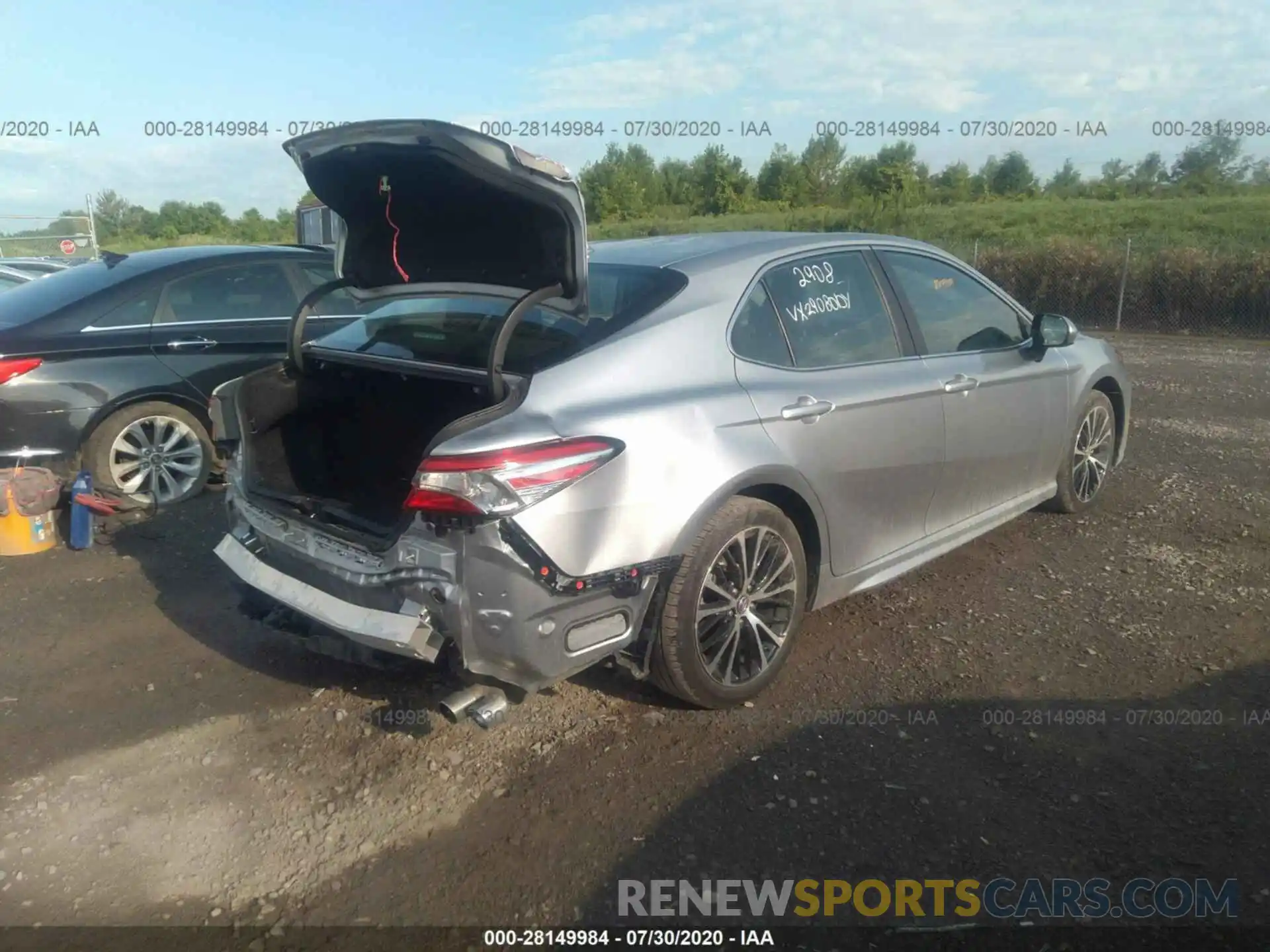 4 Photograph of a damaged car 4T1B11HKXKU792263 TOYOTA CAMRY 2019